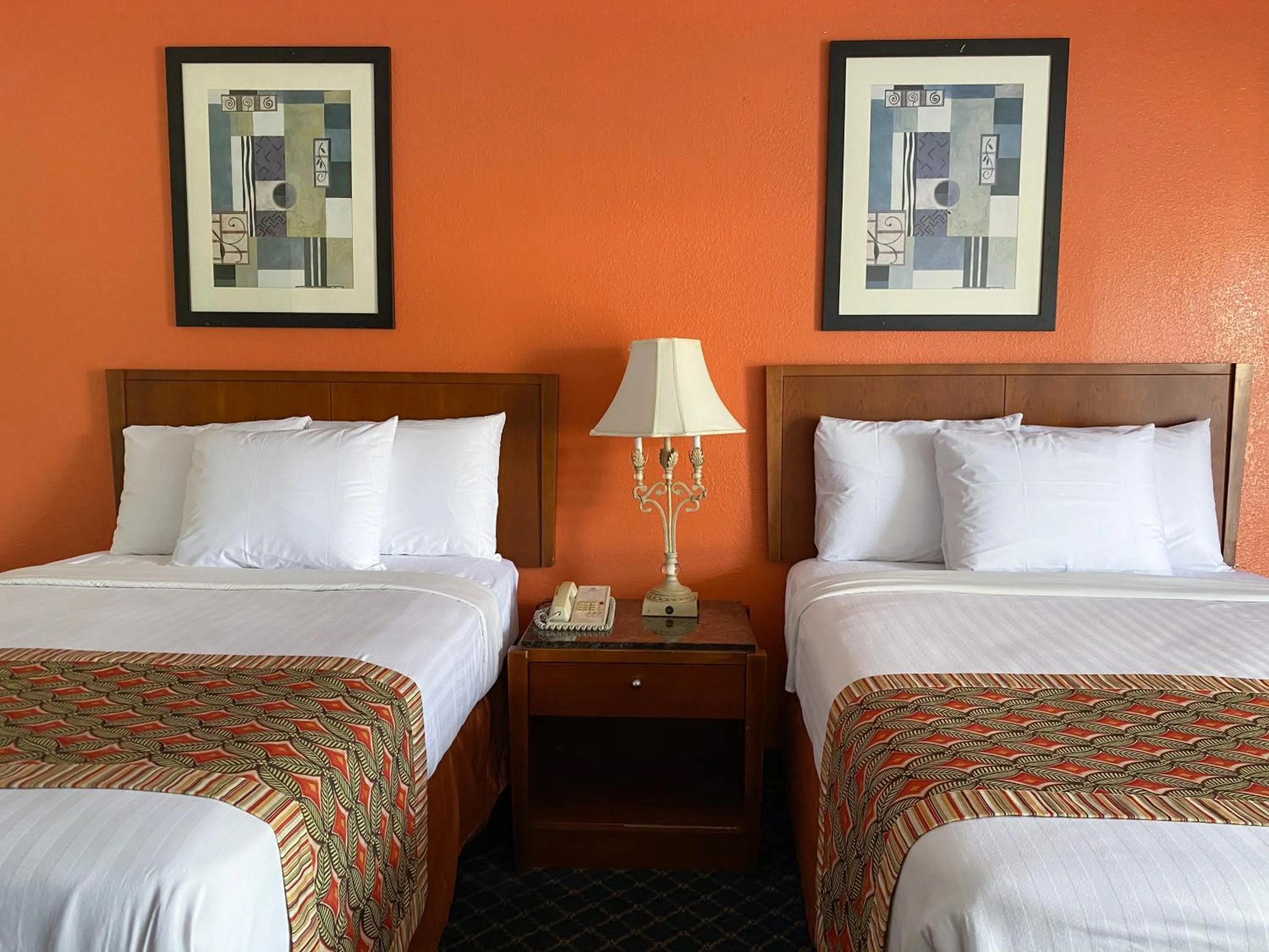 Bedroom, Bed in Royal Inn Richmond Hill- Savannah I-95