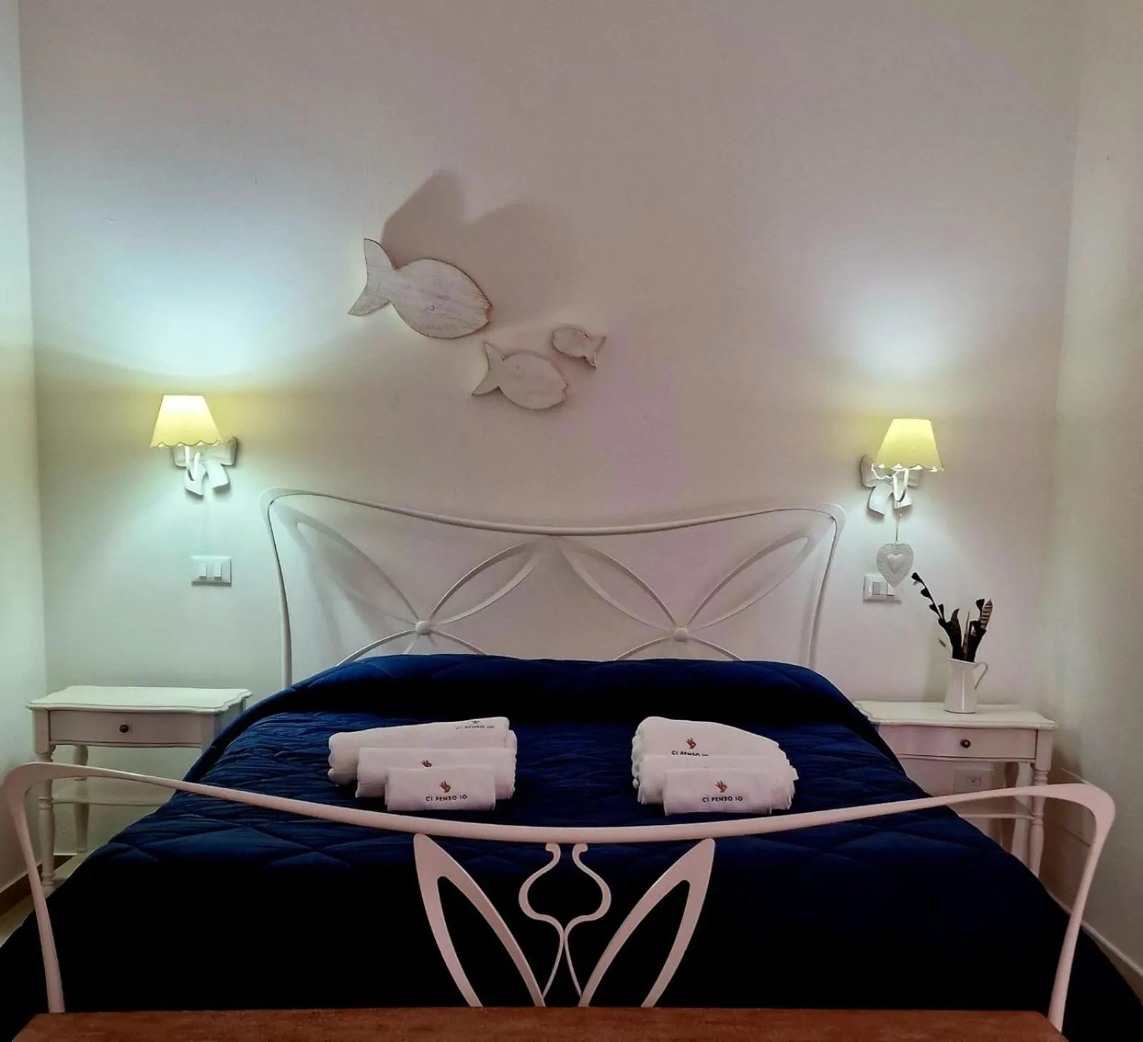 Bed in White Suite Polignano 08