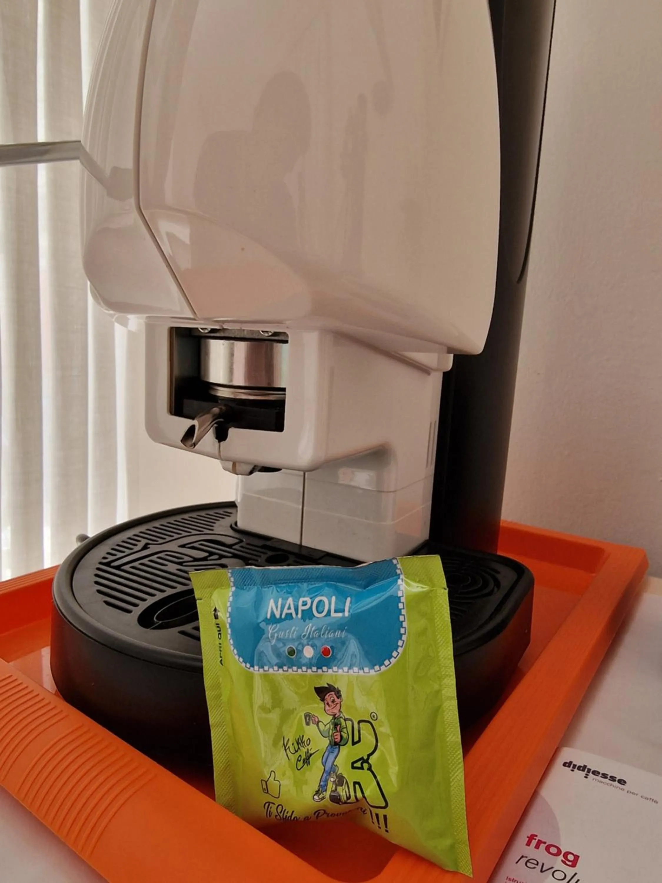 Coffee/tea facilities in White Suite Polignano 08