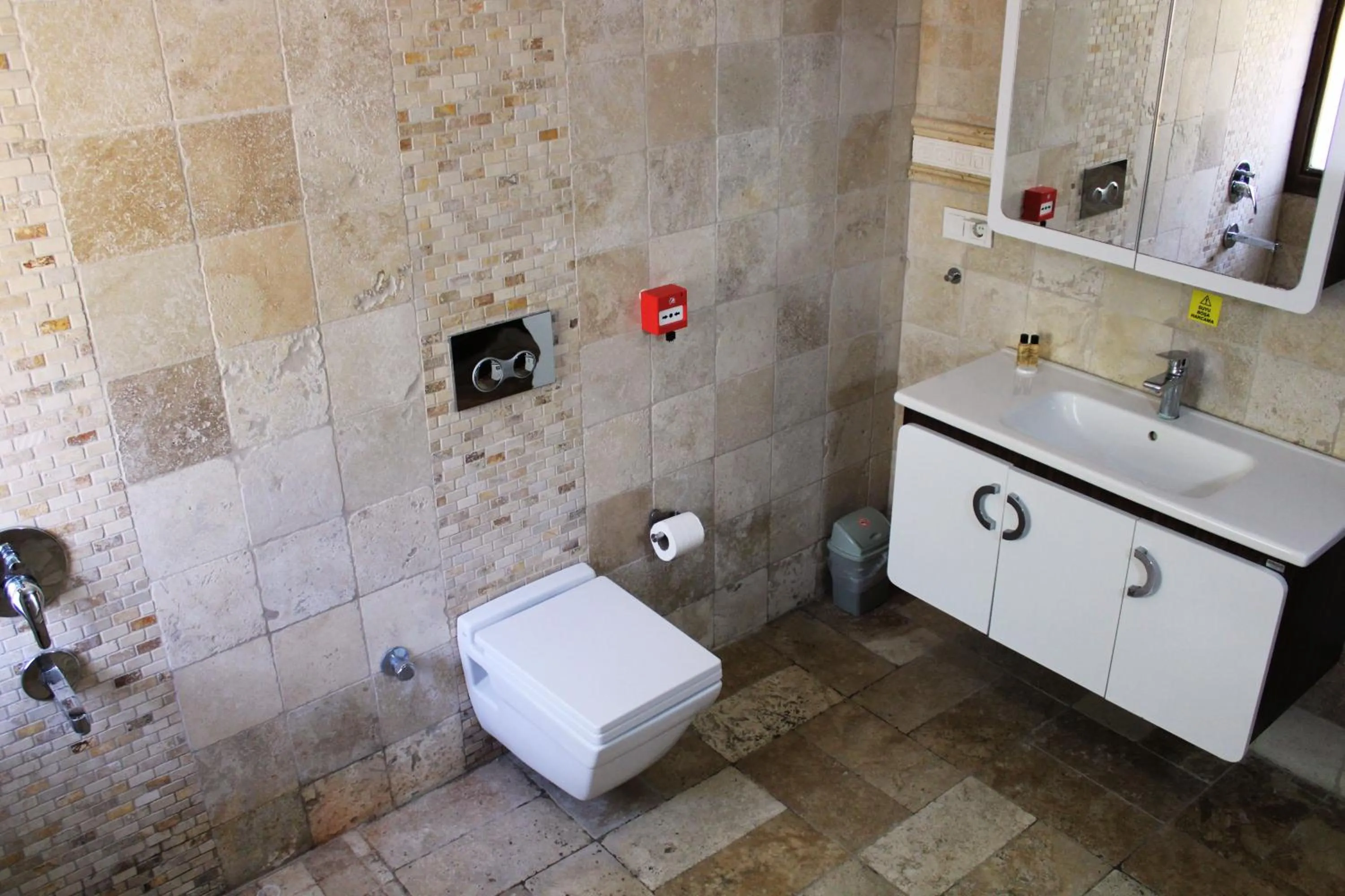 Bathroom in Pir Efes Konakları