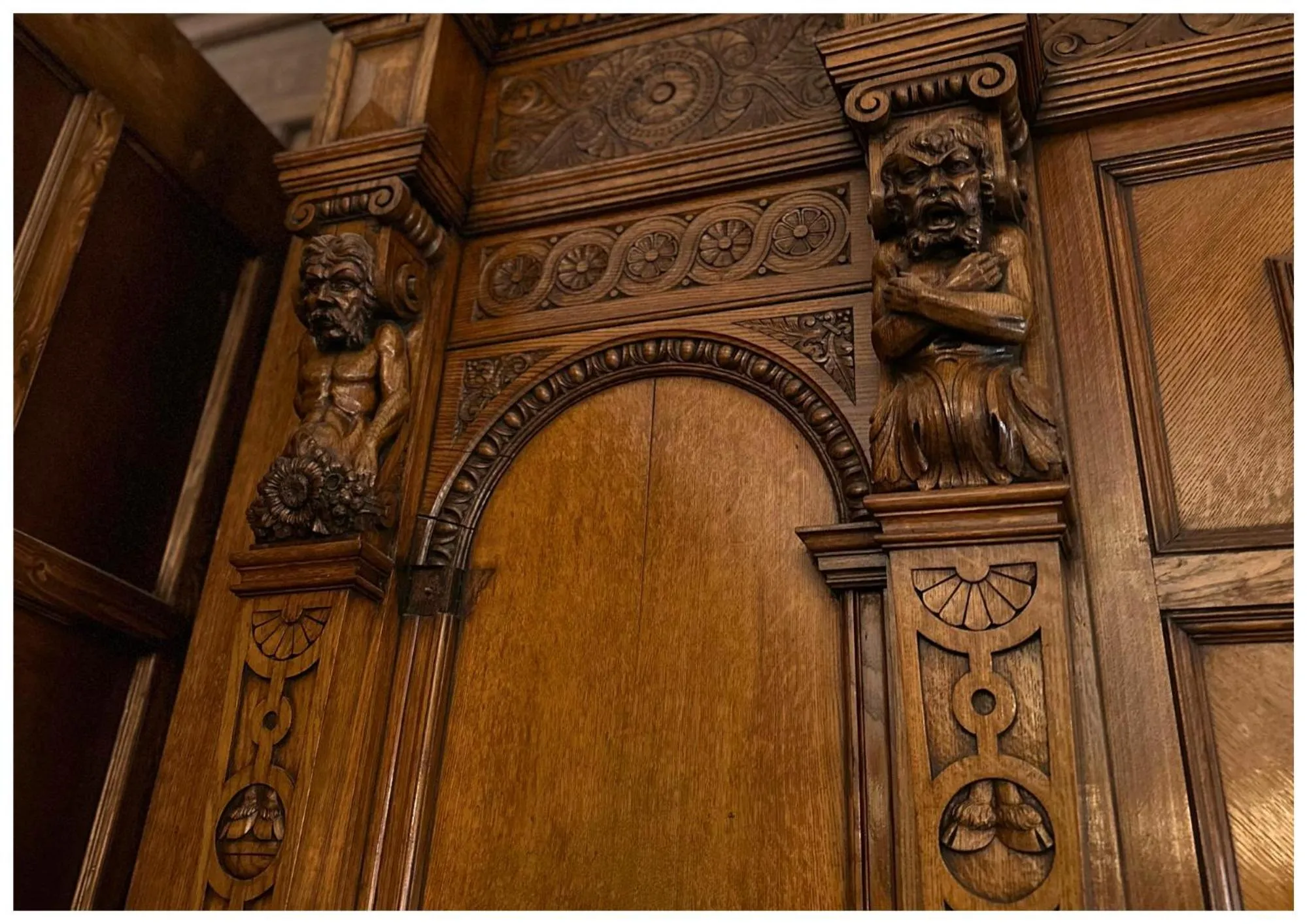 Decorative detail in 16 Queen Avenue Collection by Happy Days