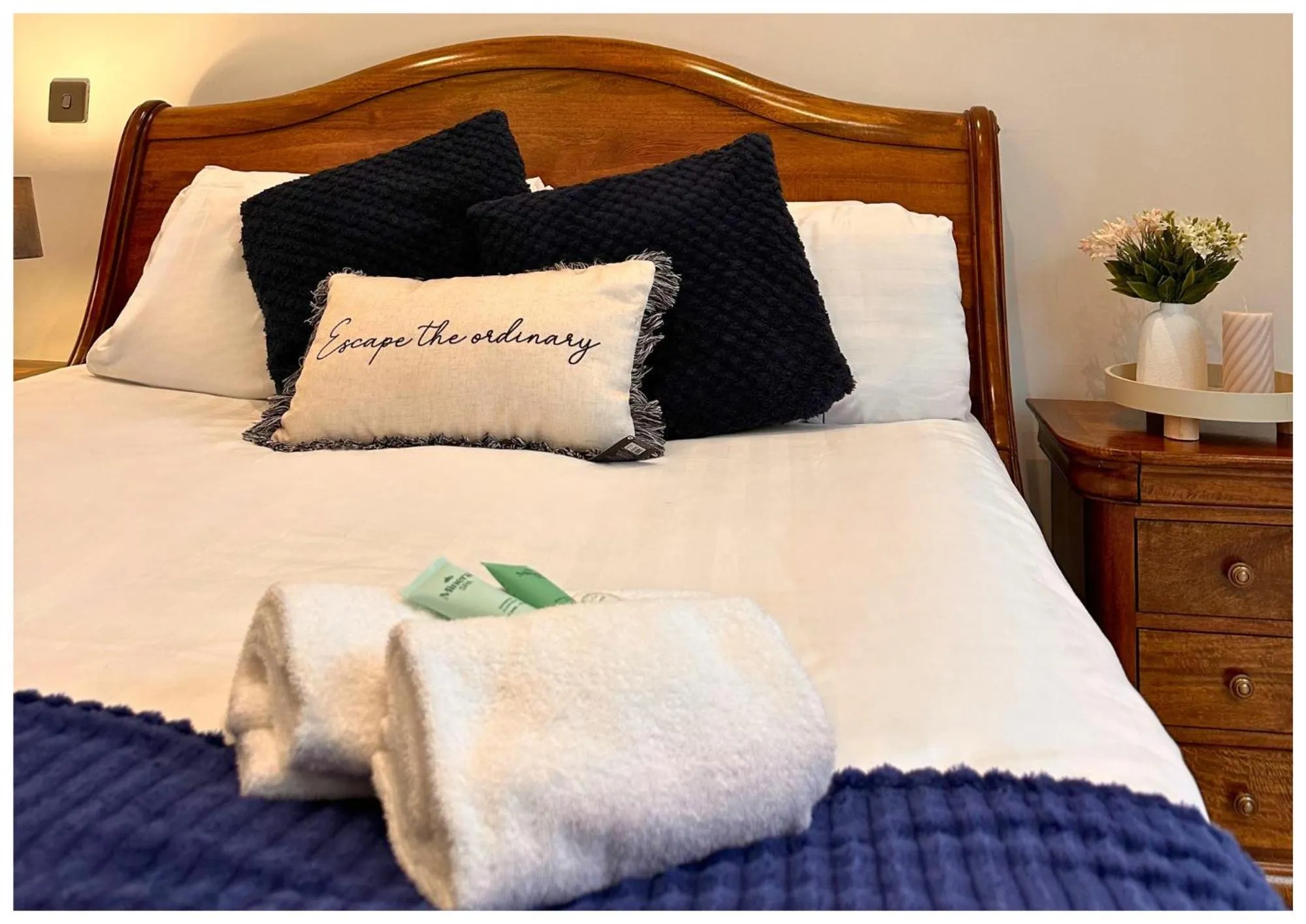 Bed in 16 Queen Avenue Collection by Happy Days