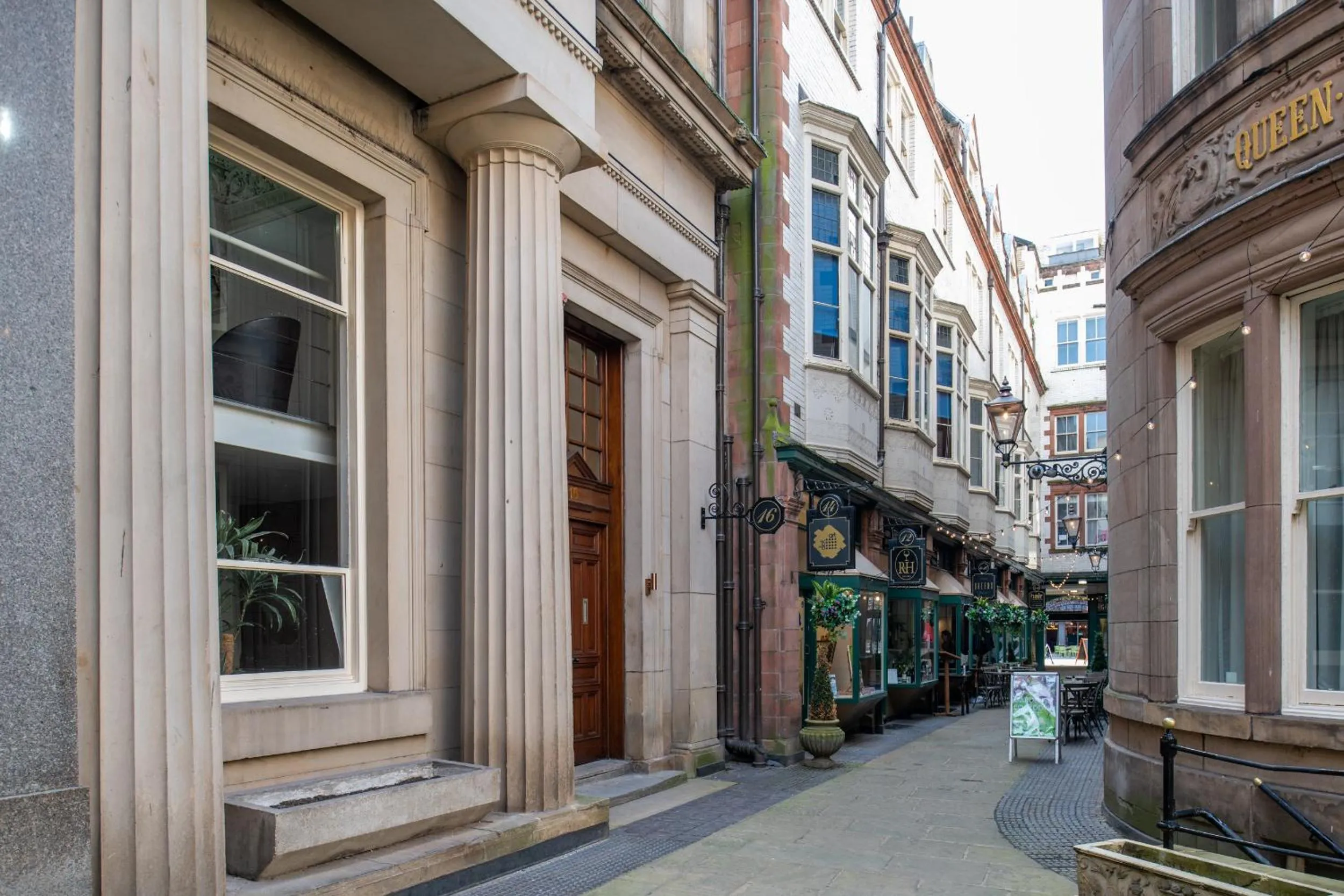 Facade/entrance in 16 Queen Avenue Collection by Happy Days