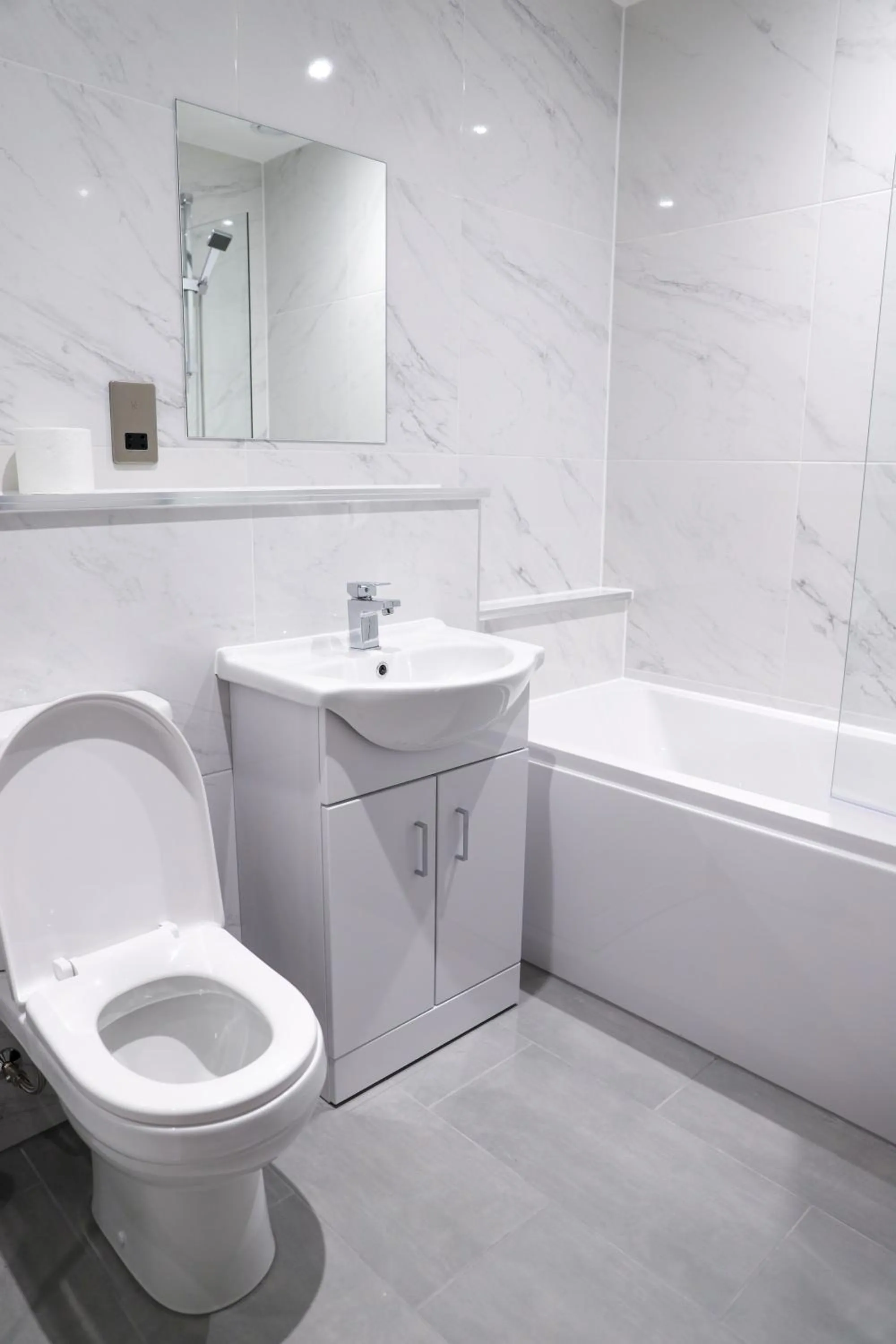 Toilet in 16 Queen Avenue Collection by Happy Days