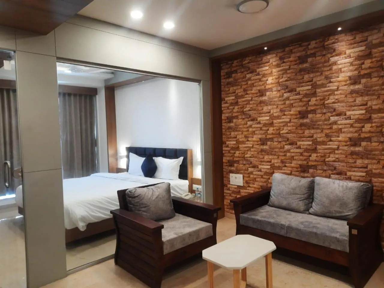 Photo of the whole room, Bed in VITS The Somnath Gateway