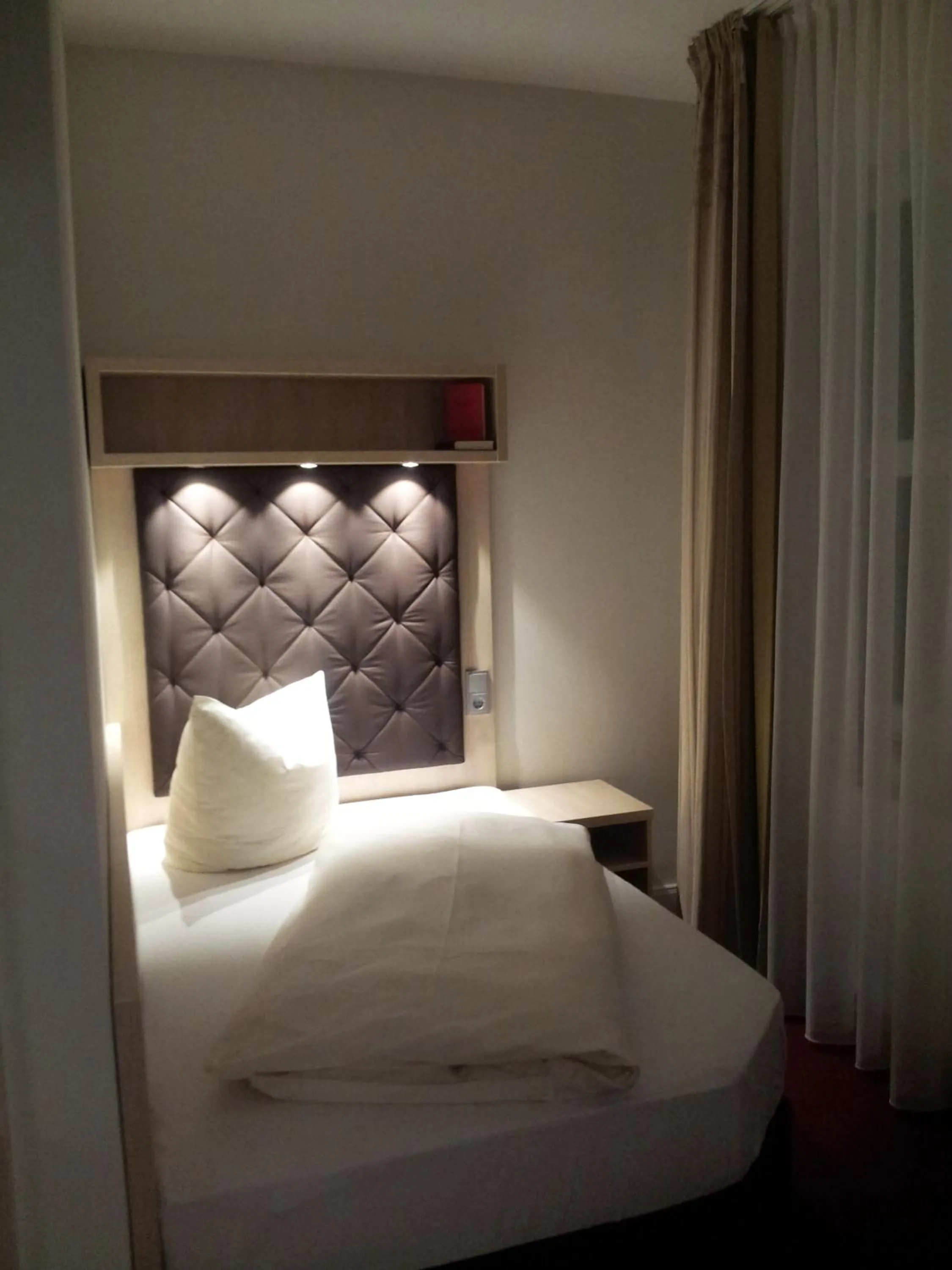 Photo of the whole room, Bed in Hotel Haase