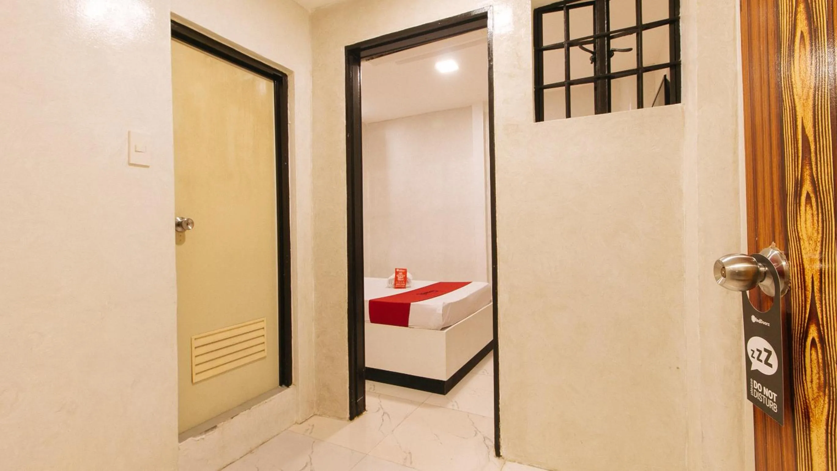 Bedroom in RedDoorz @ PIY Margal Sampaloc Manila