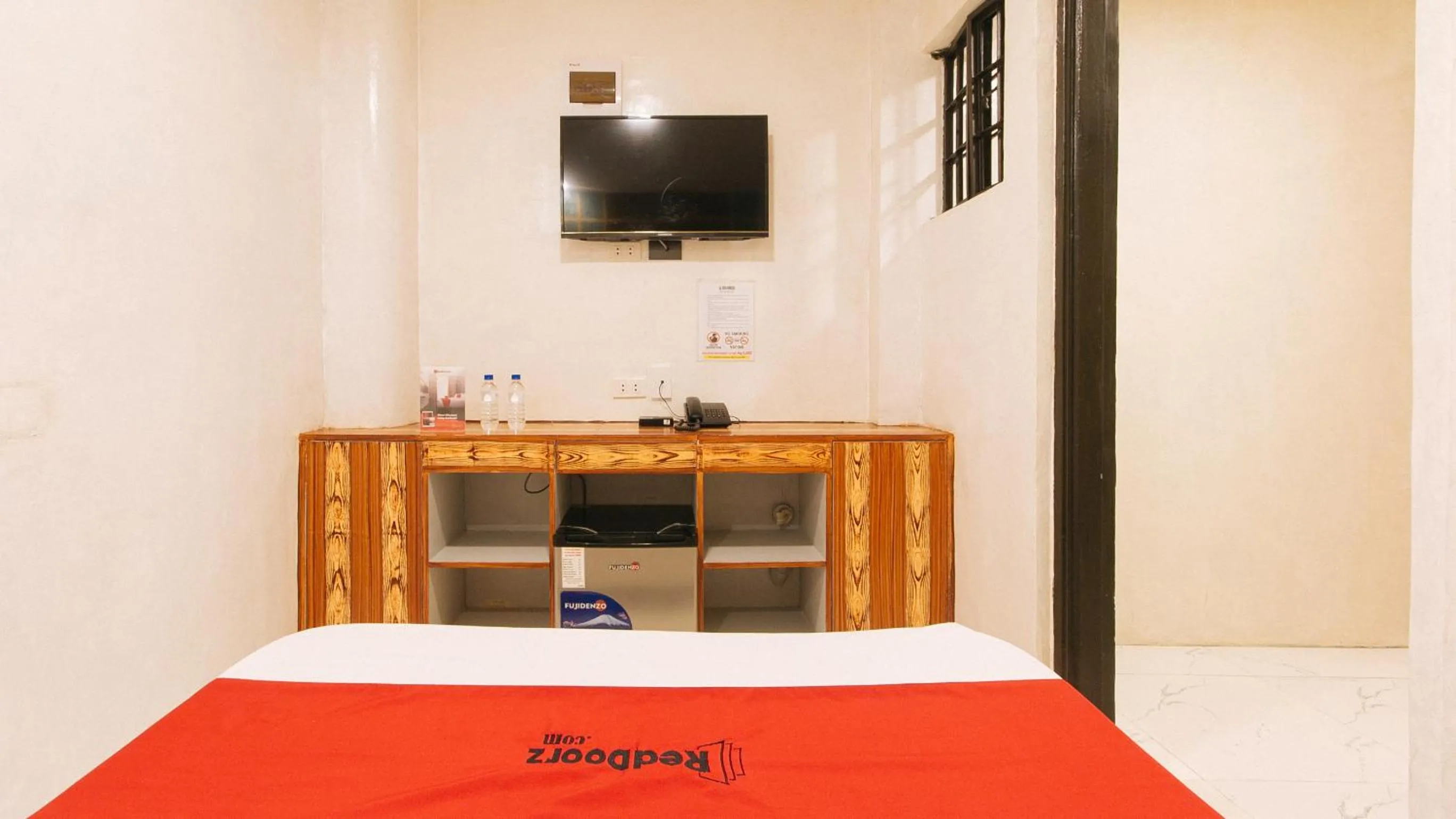 TV and multimedia in RedDoorz @ PIY Margal Sampaloc Manila