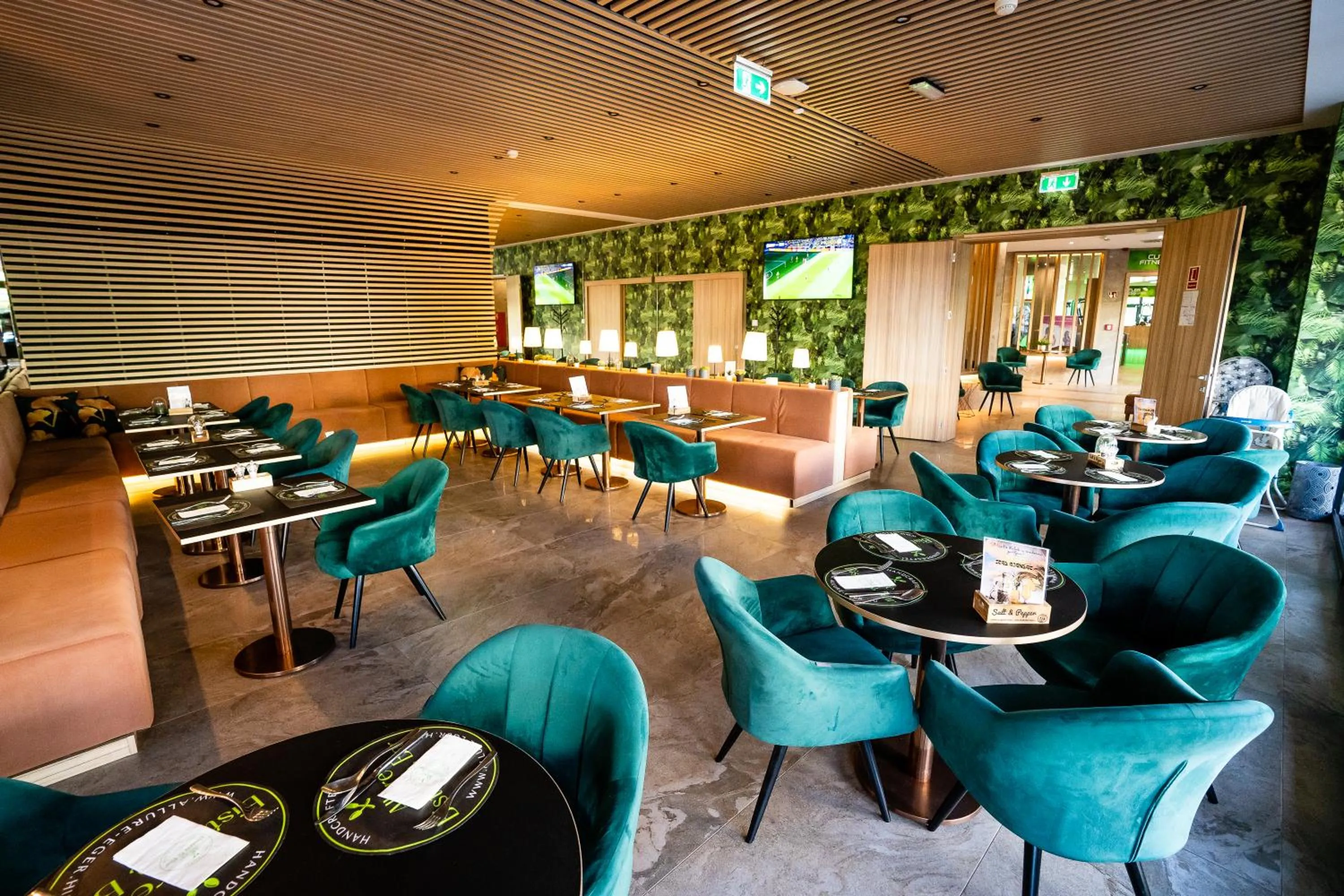 Restaurant/places to eat in Allure Healthy Hotel & Spa