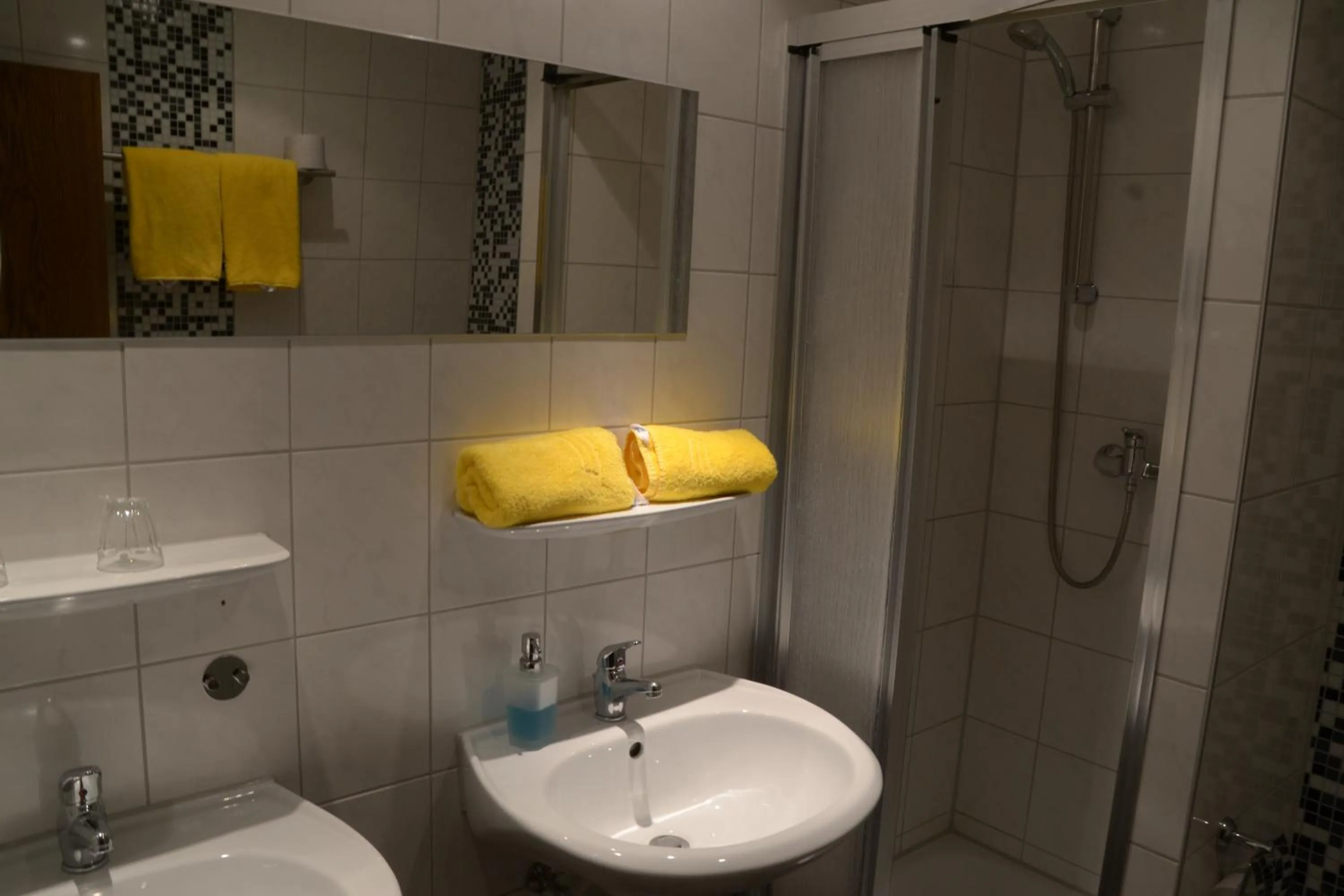 Bathroom in Landhotel Röfleuten