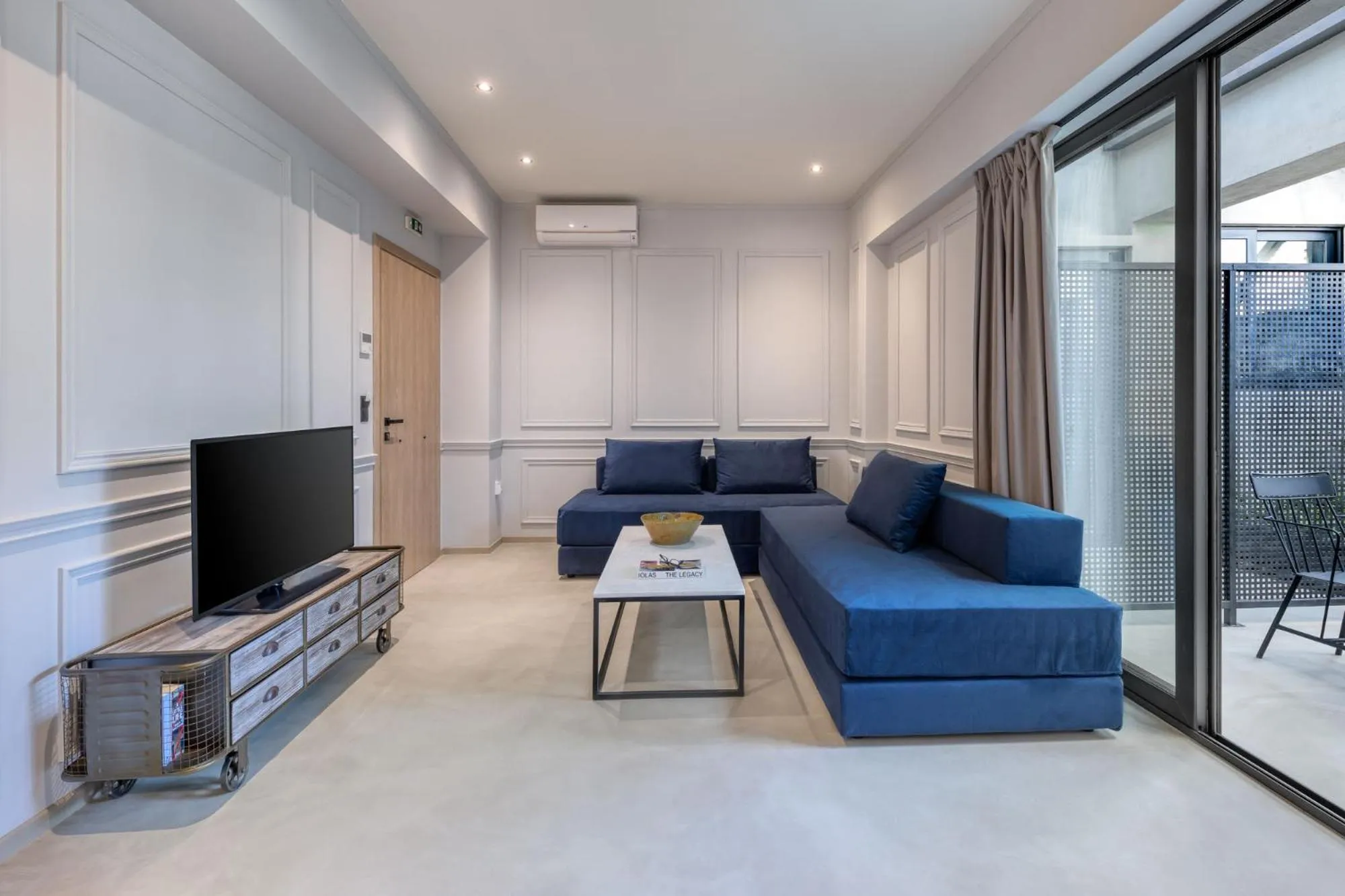 TV and multimedia in Muse Urban Suites