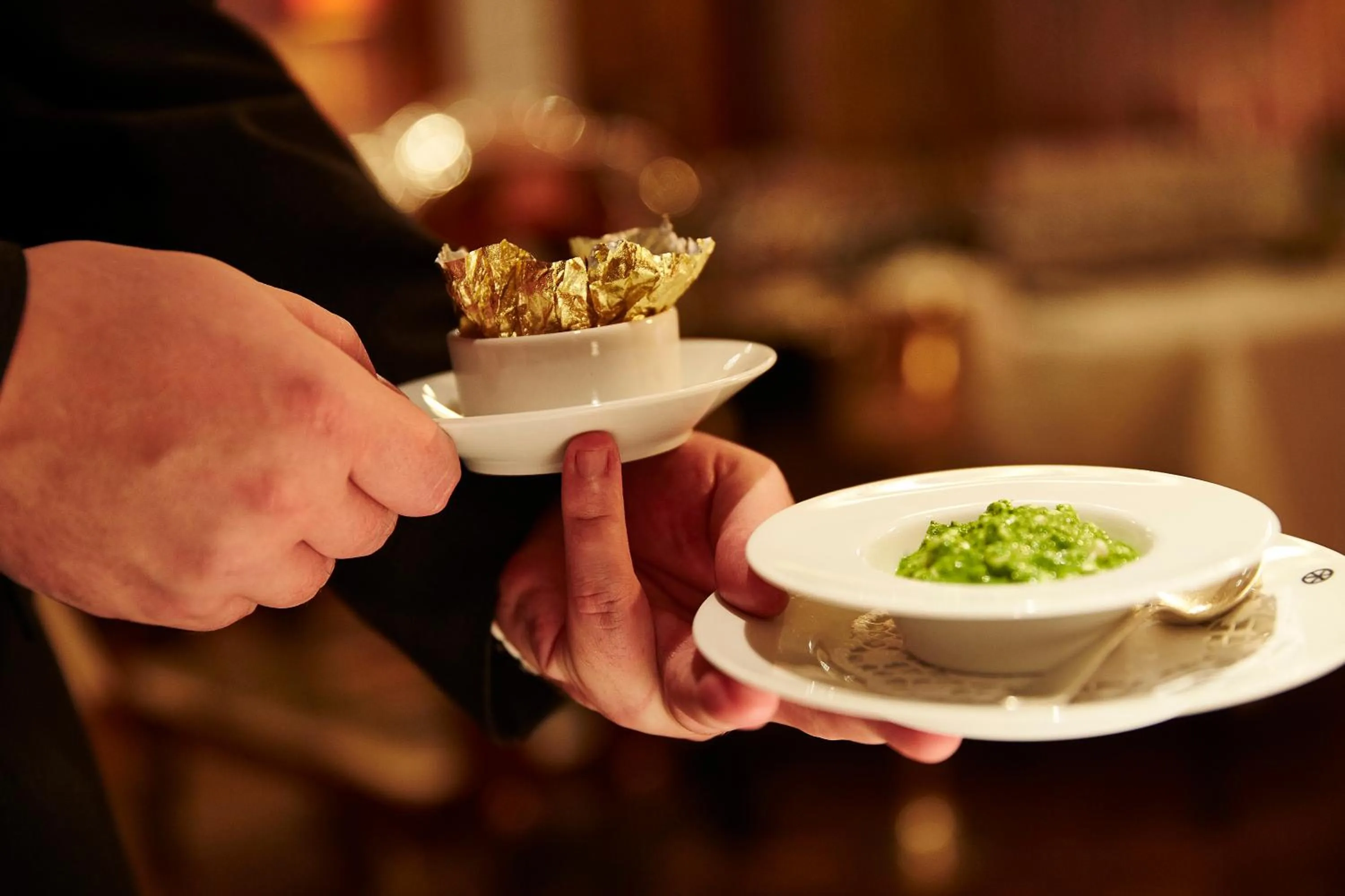 Restaurant/places to eat in Steigenberger Icon Frankfurter Hof