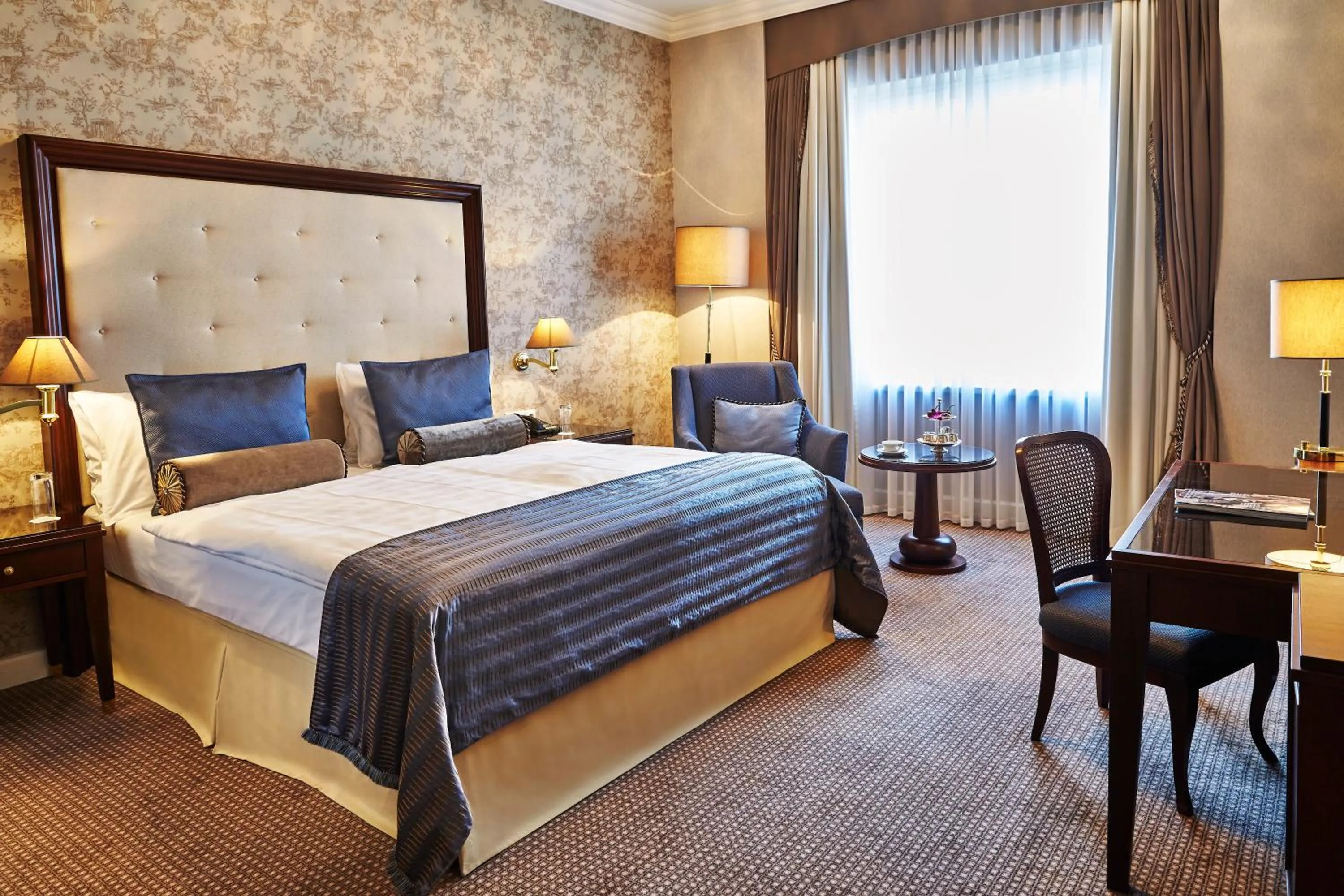 Bed in Steigenberger Icon Frankfurter Hof