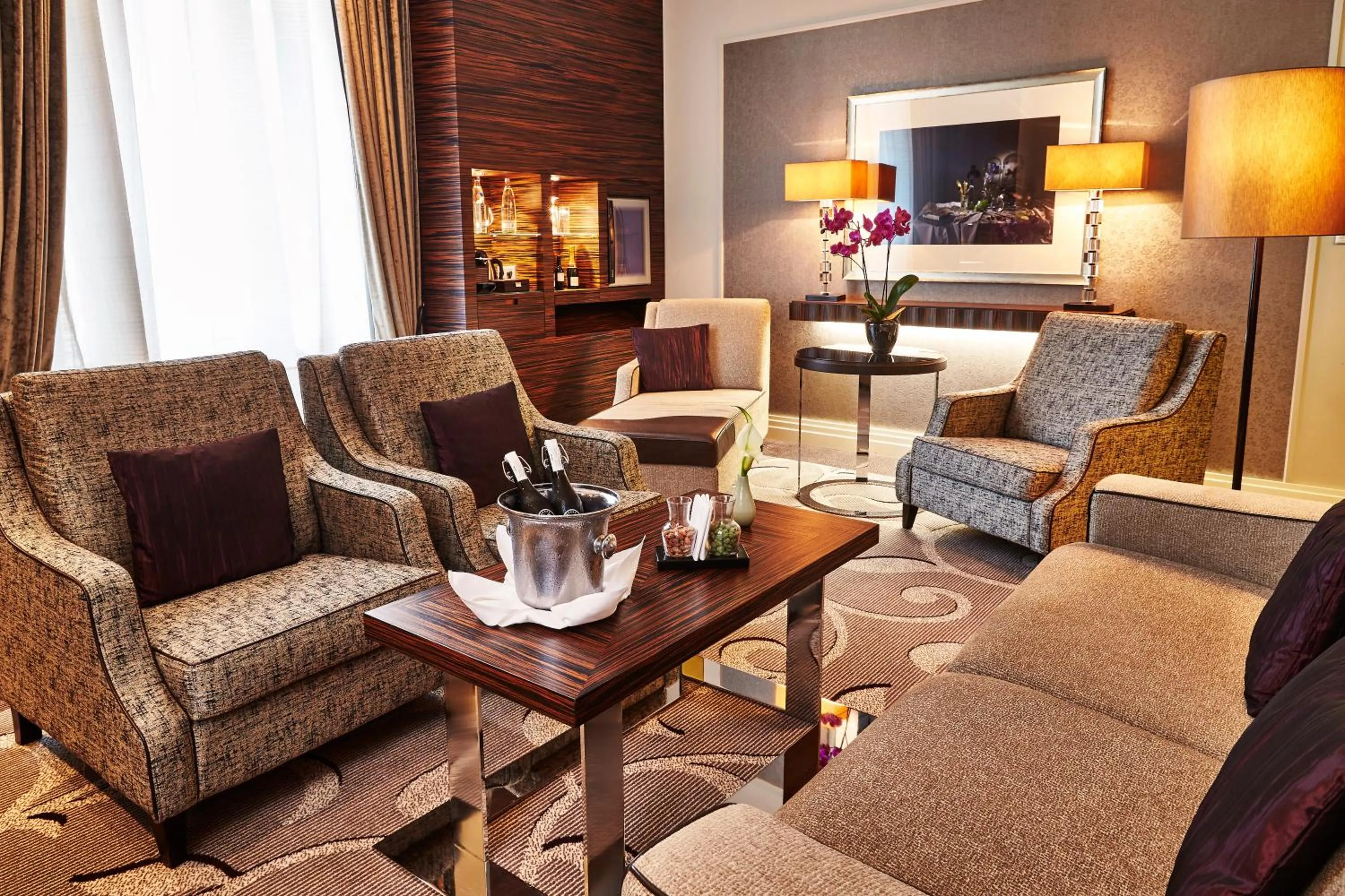 Living room in Steigenberger Icon Frankfurter Hof