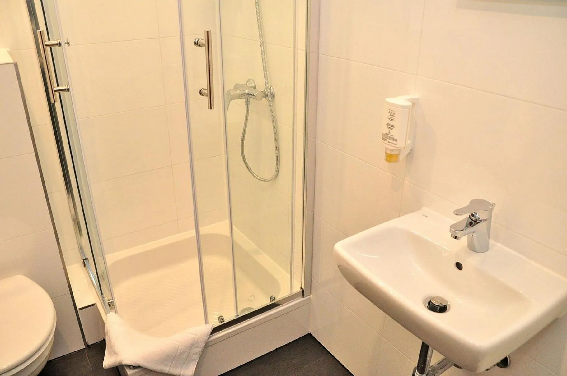 Bathroom in Hotel Am Martinsberg