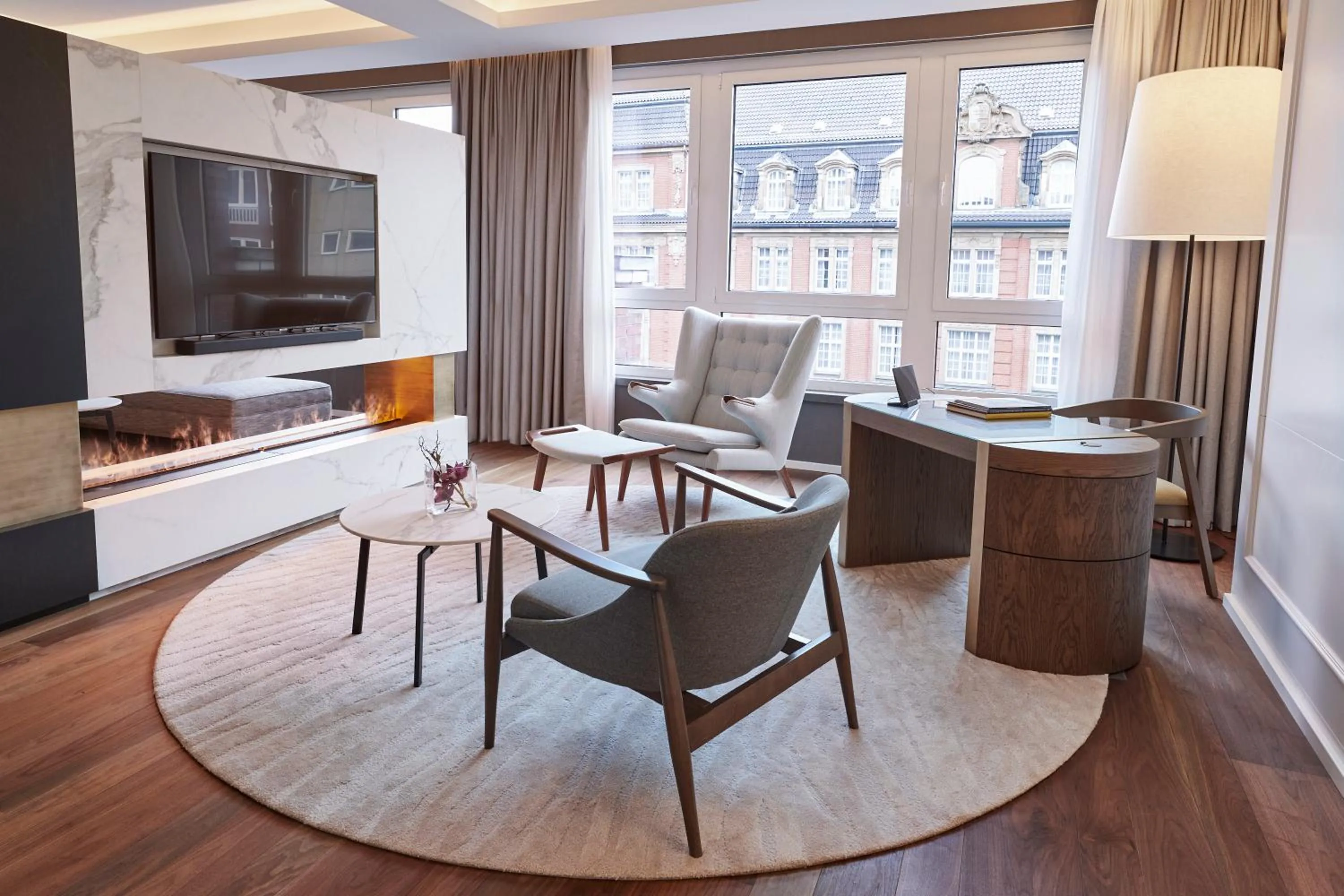 Living room in Steigenberger Hotel Hamburg