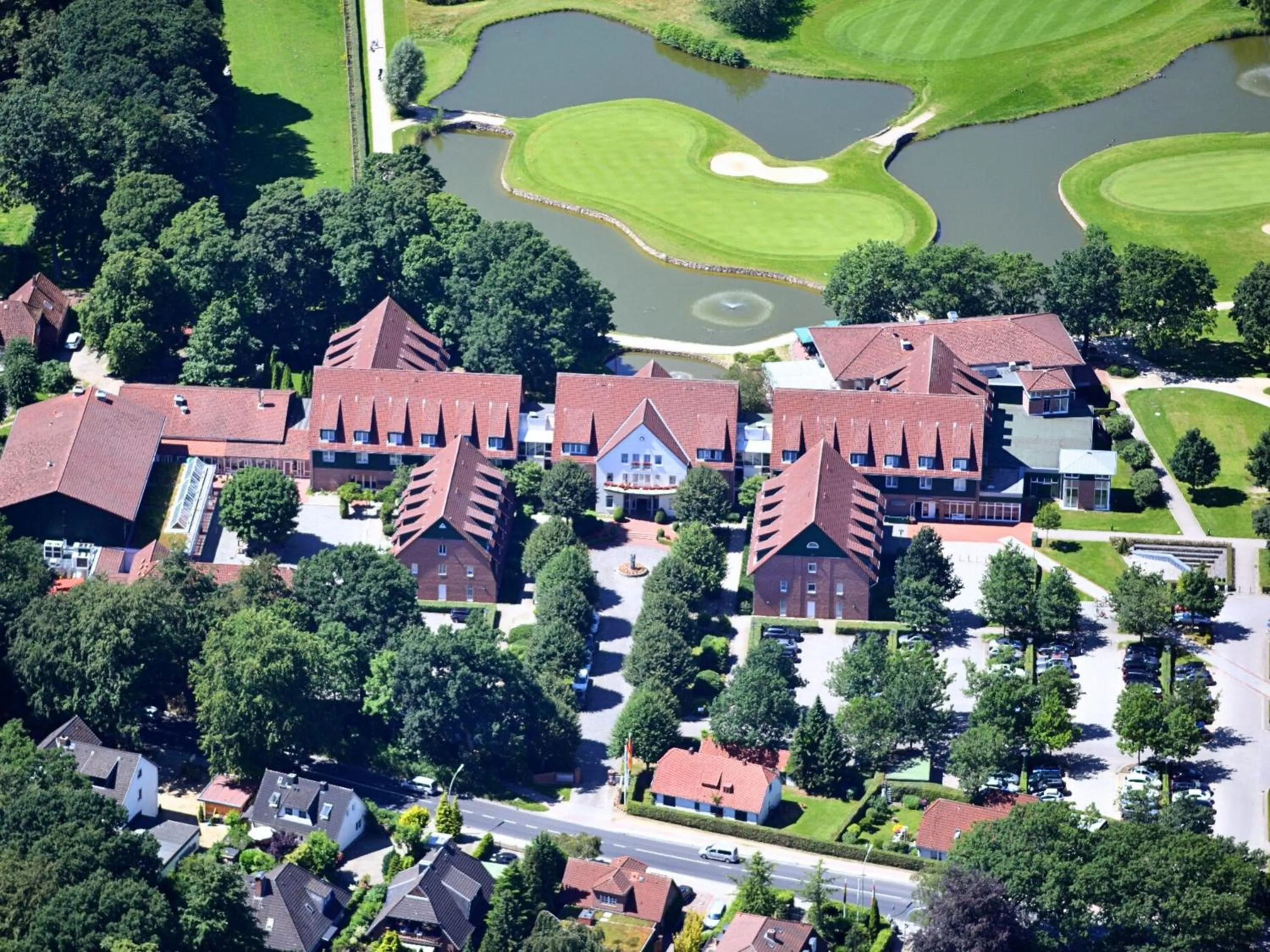 Property building in Steigenberger Hotel Treudelberg Hamburg