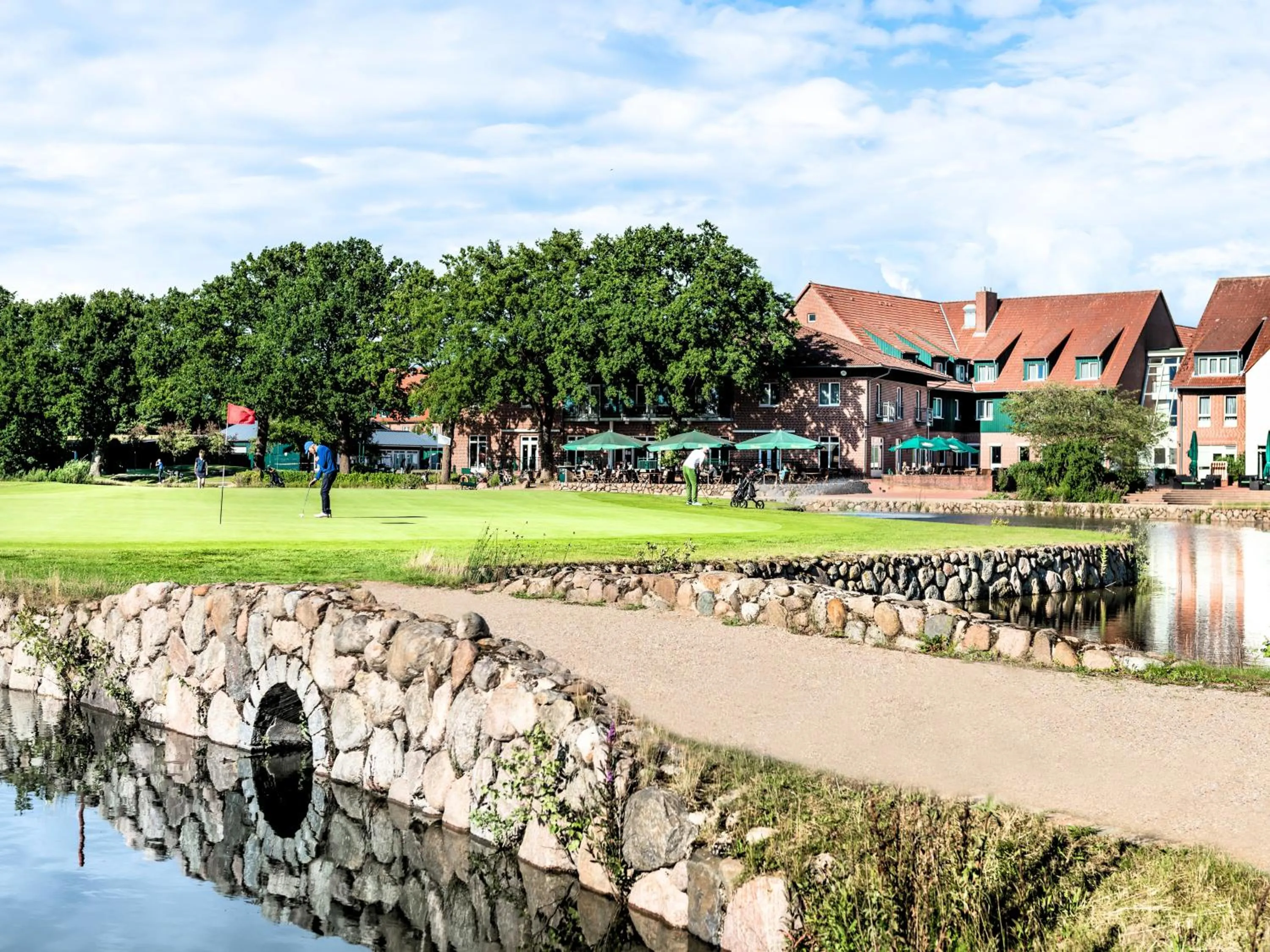 Property building in Steigenberger Hotel Treudelberg Hamburg