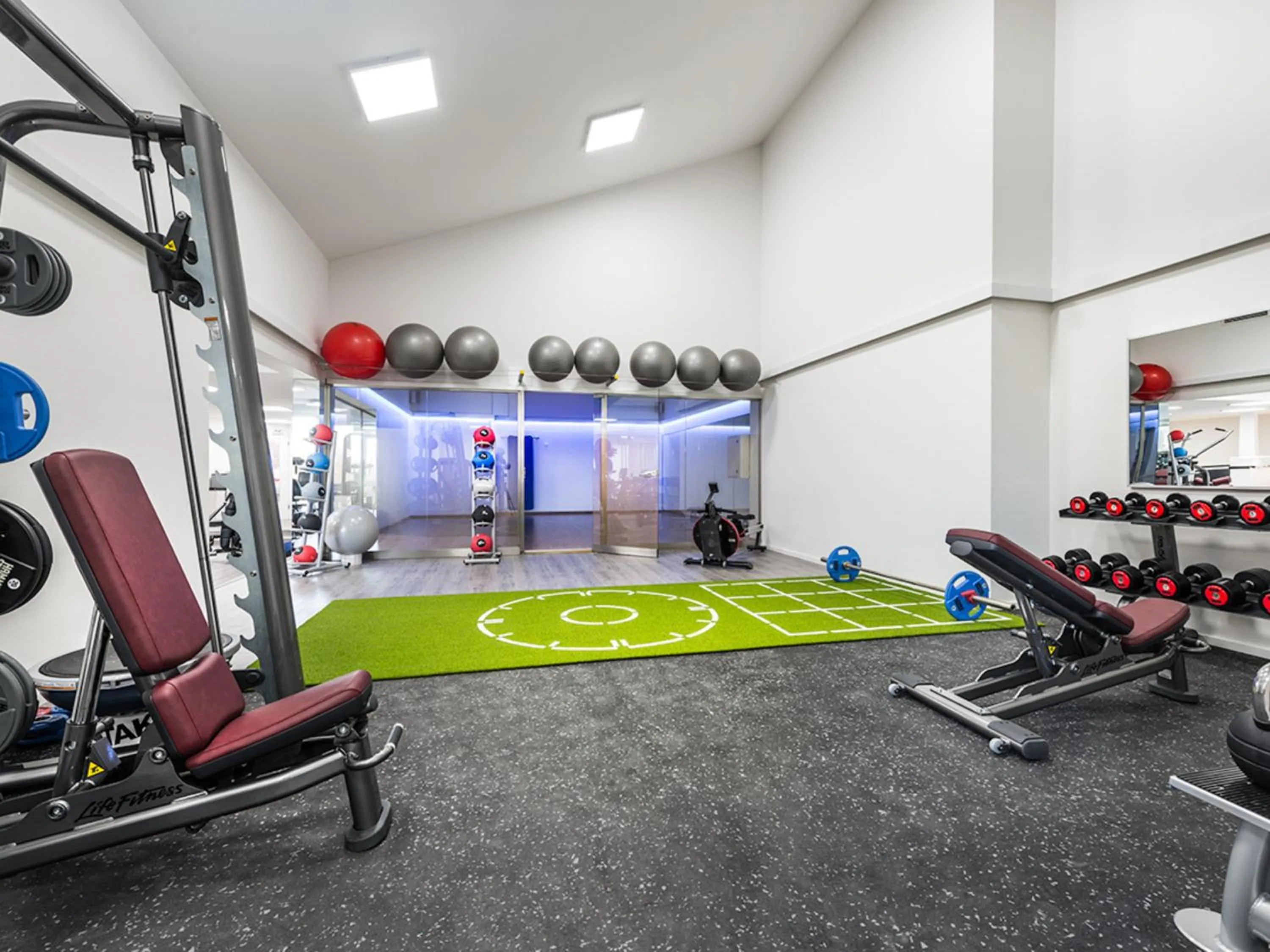 Fitness centre/facilities in Steigenberger Hotel Treudelberg Hamburg