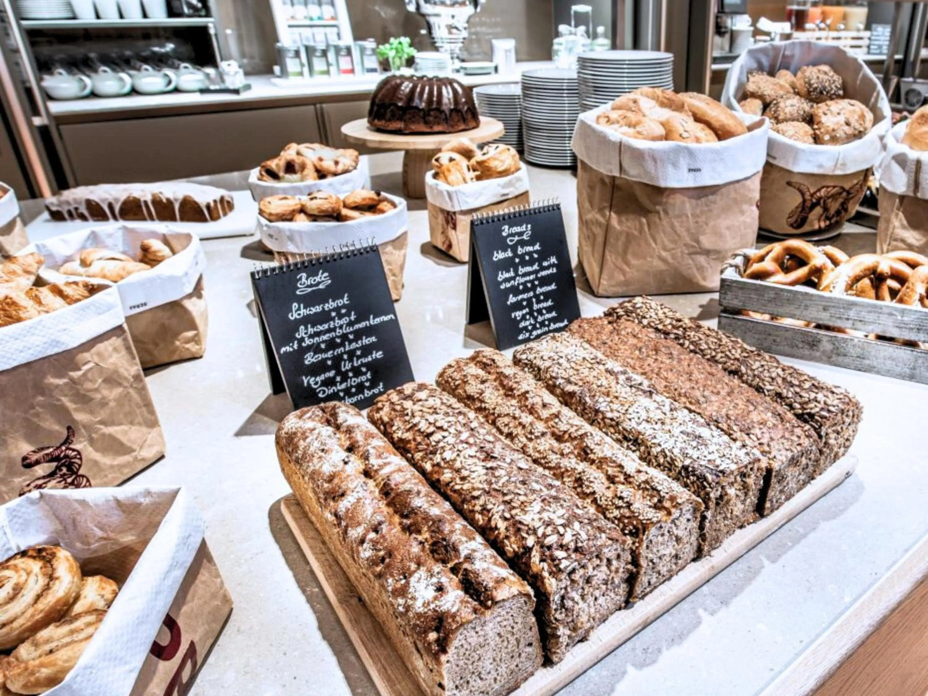 Breakfast in Steigenberger Hotel Treudelberg Hamburg
