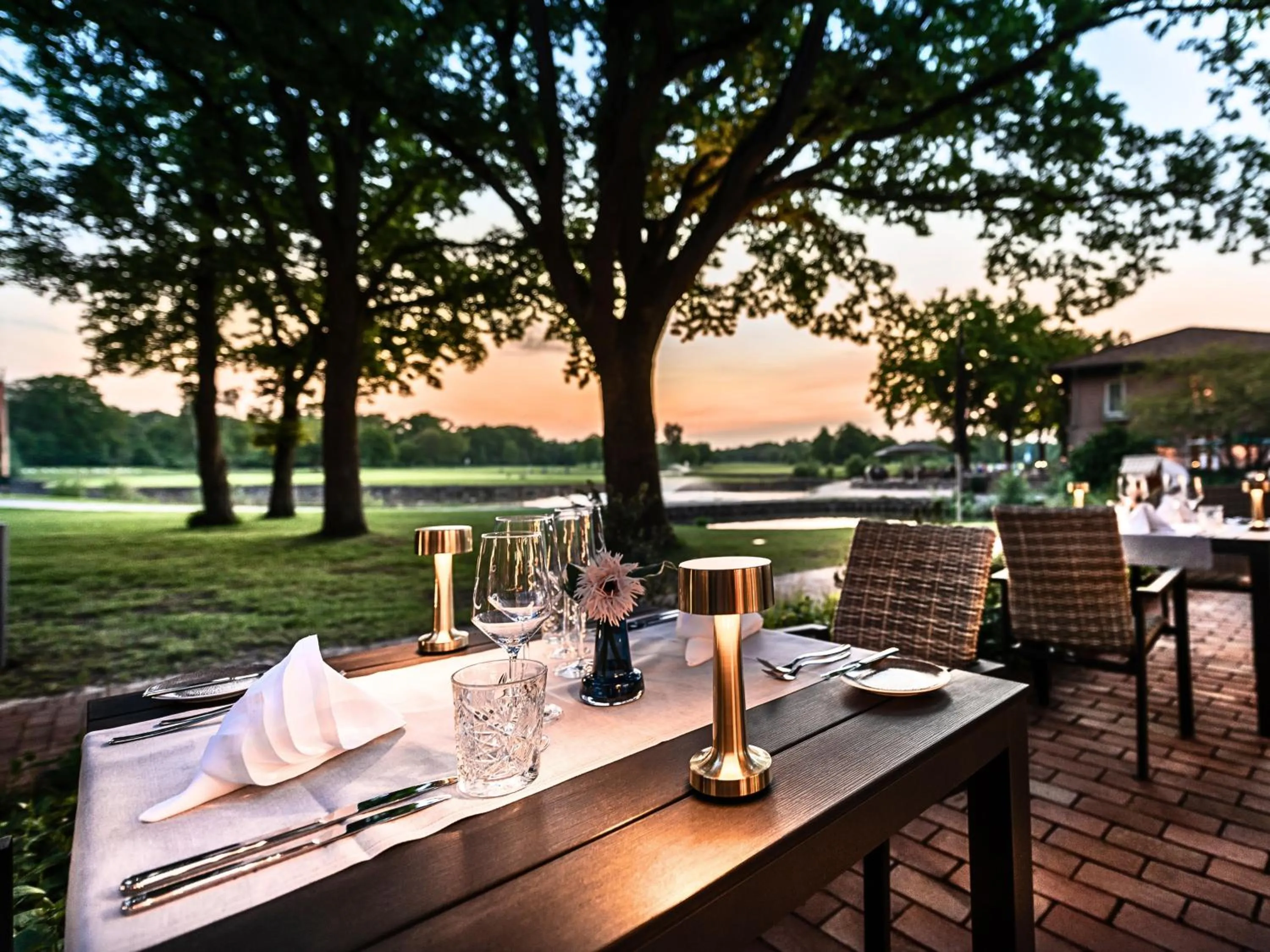 Restaurant/places to eat in Steigenberger Hotel Treudelberg Hamburg