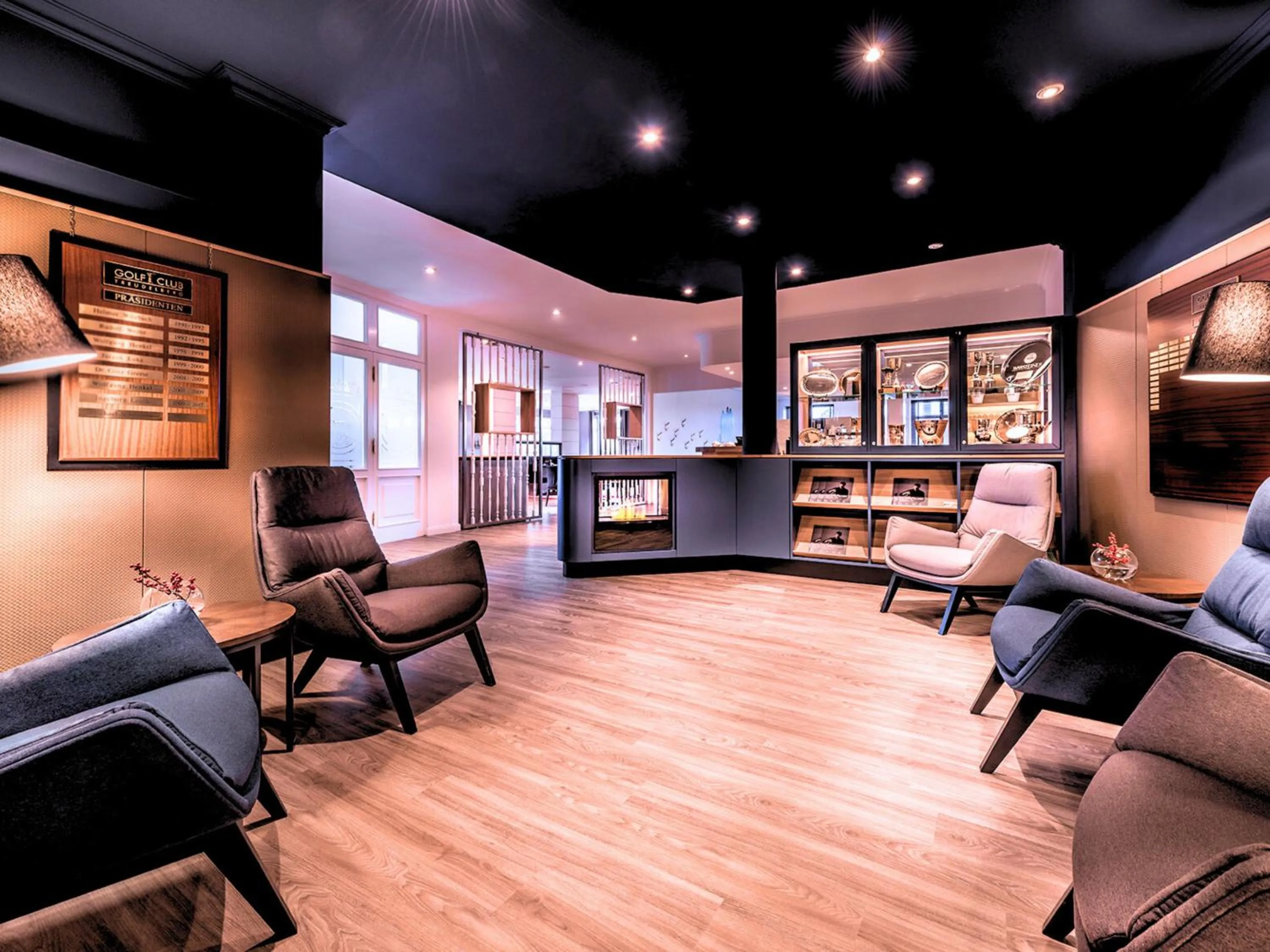 Seating area in Steigenberger Hotel Treudelberg Hamburg