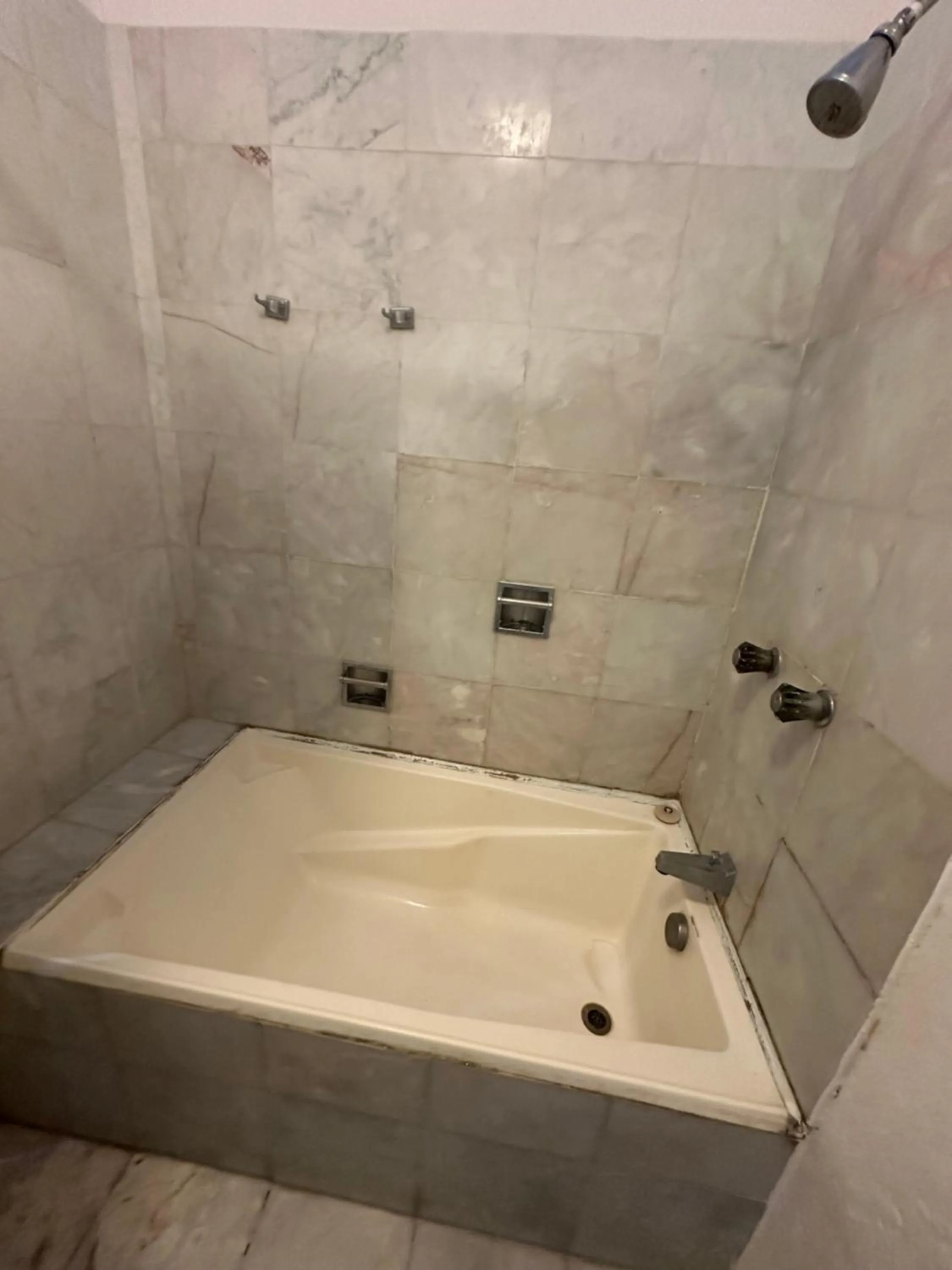 HAB PTa B ÁREA DE VILLAS DENTRO DEL HOTEL Junto al Krystal EN IXTAPA WIFI 2A 1M Con playa