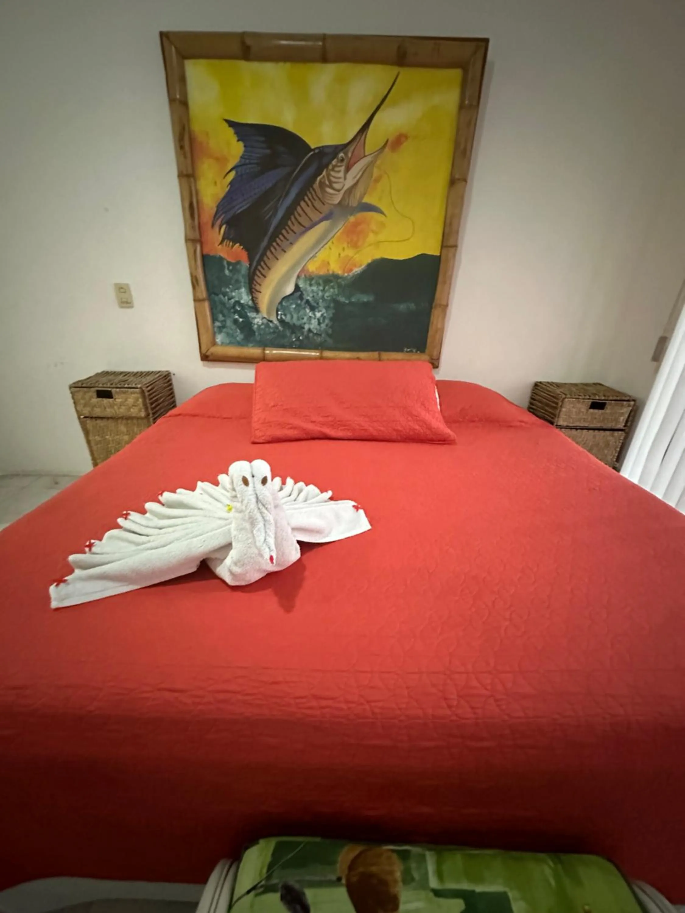 Bed in HAB PTa B ÁREA DE VILLAS DENTRO DEL HOTEL Junto al Krystal EN IXTAPA WIFI 2A 1M Con playa