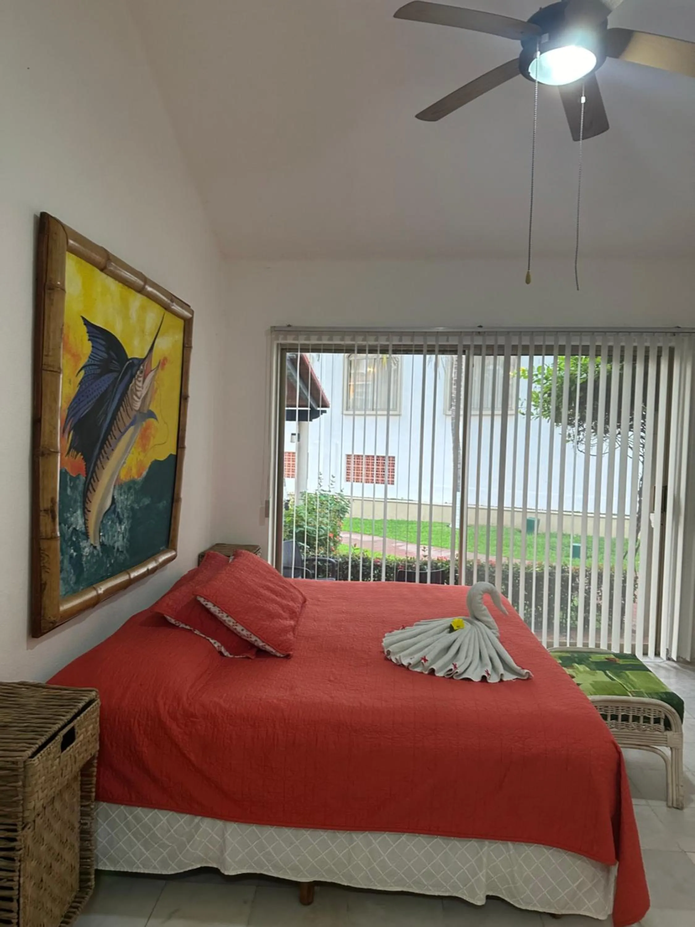 Bed in HAB PTa B ÁREA DE VILLAS DENTRO DEL HOTEL Junto al Krystal EN IXTAPA WIFI 2A 1M Con playa