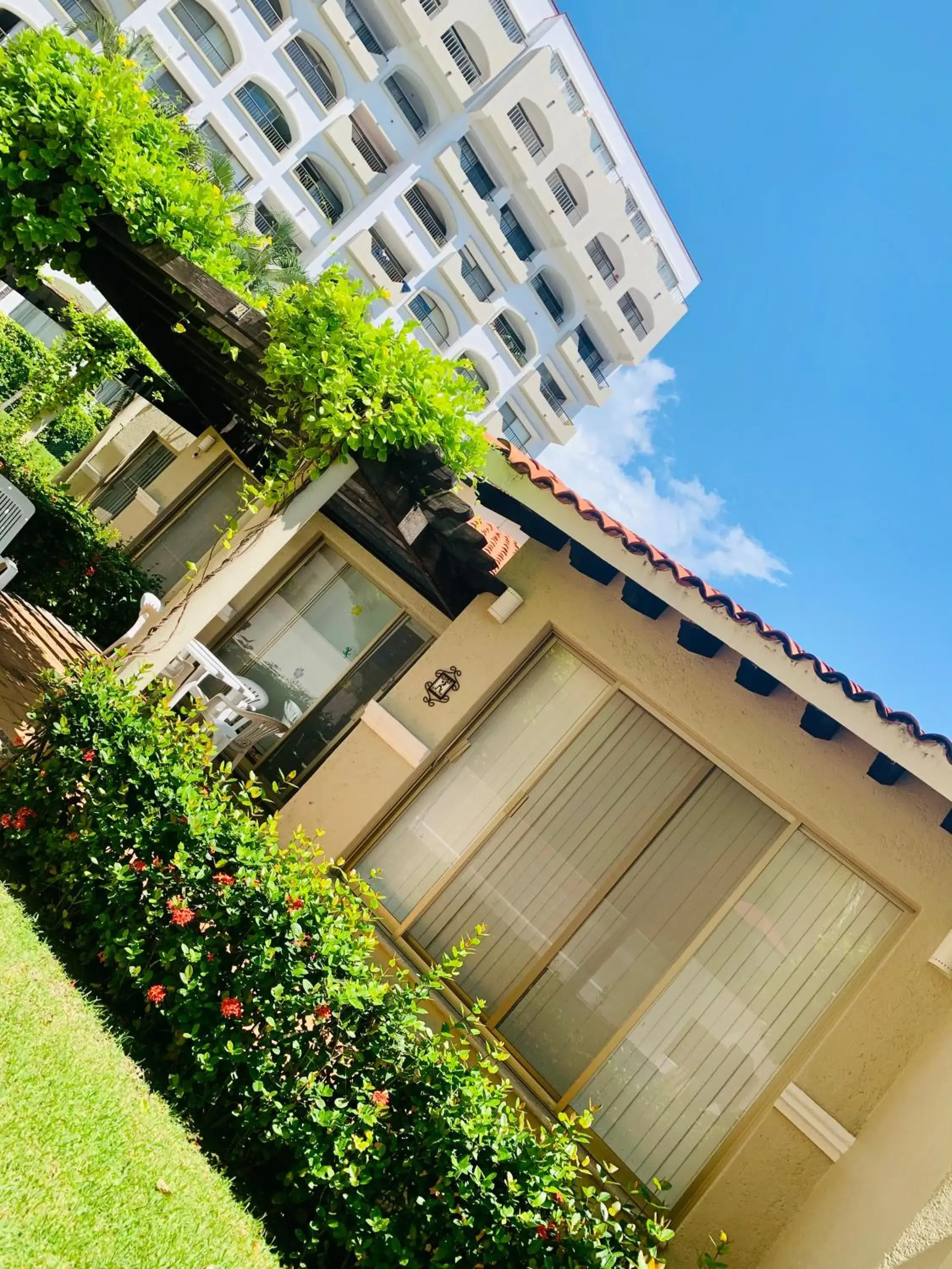 HAB PTa B ÁREA DE VILLAS DENTRO DEL HOTEL Junto al Krystal EN IXTAPA WIFI 2A 1M Con playa HAB PTa B ÁREA DE VILLAS DENTRO DEL HOTEL Junto al Krystal EN IXTAPA WIFI 2A 1M Con playa