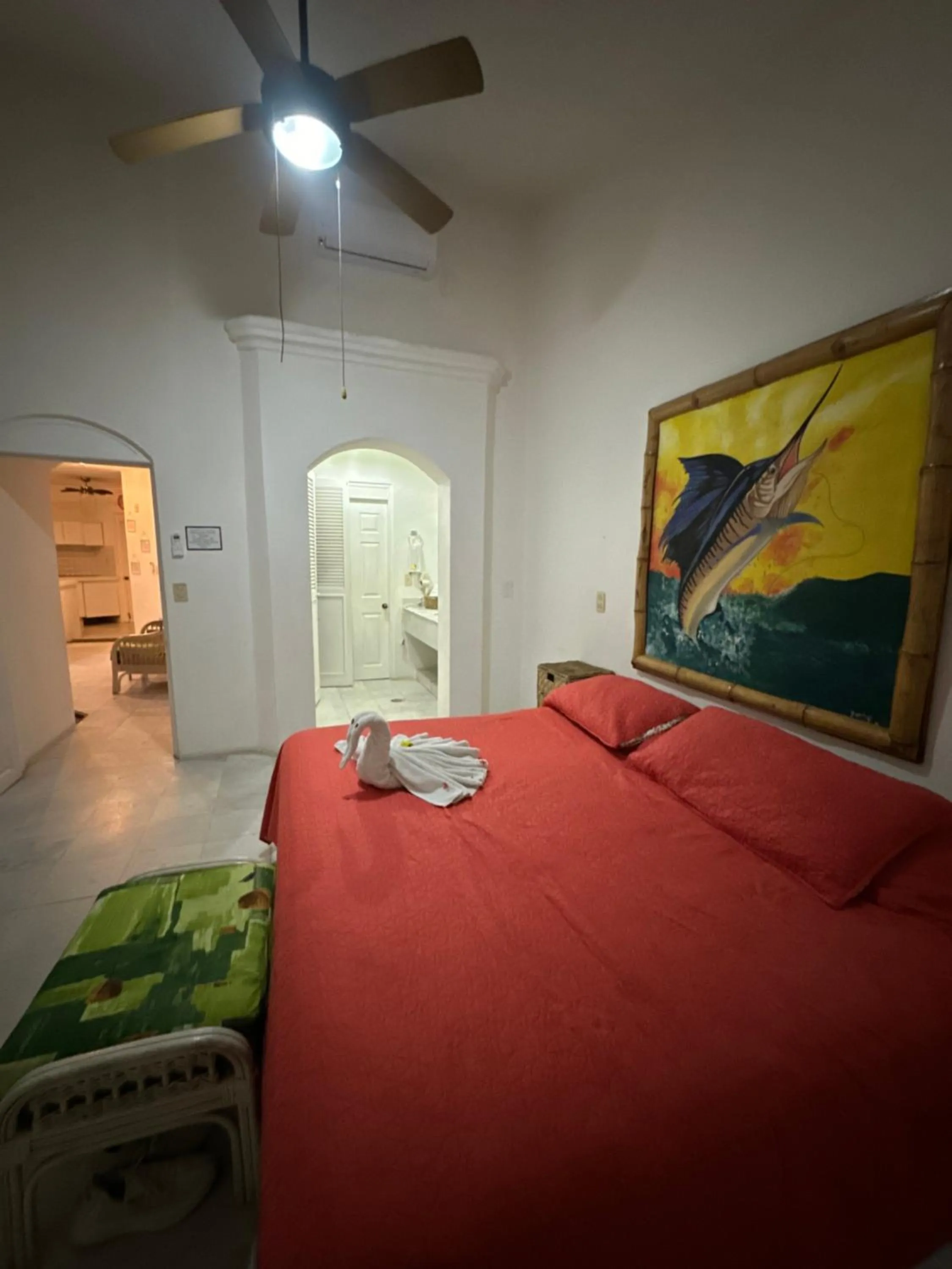 Bed in HAB PTa B ÁREA DE VILLAS DENTRO DEL HOTEL Junto al Krystal EN IXTAPA WIFI 2A 1M Con playa