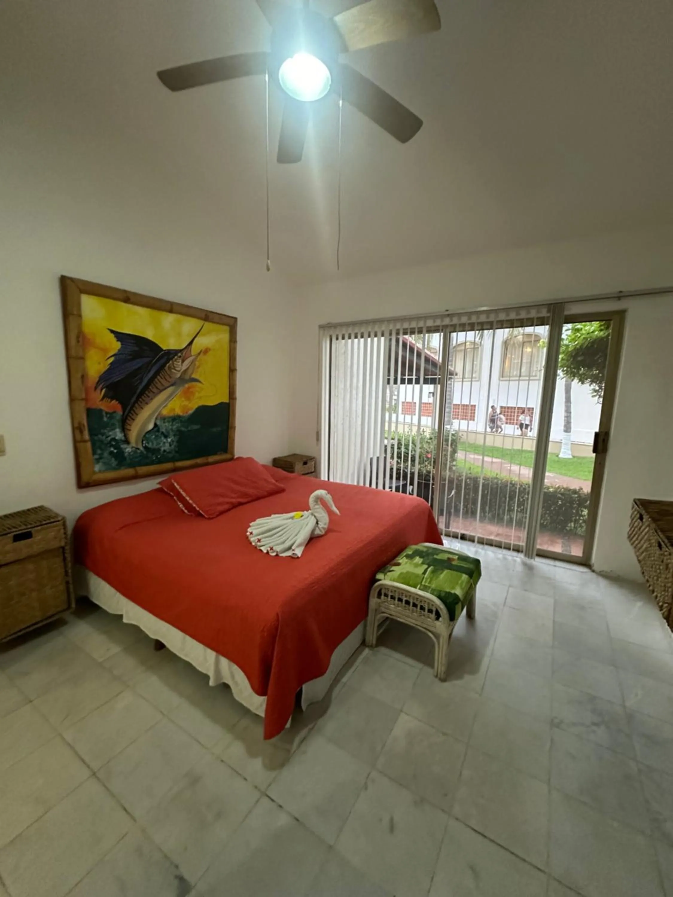 Bed in HAB PTa B ÁREA DE VILLAS DENTRO DEL HOTEL Junto al Krystal EN IXTAPA WIFI 2A 1M Con playa