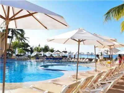 Swimming pool in VILLA PARA 5P 4A 1M dentro del Hotel a un lado del Krystal IXTAPA Con Playa WiFi