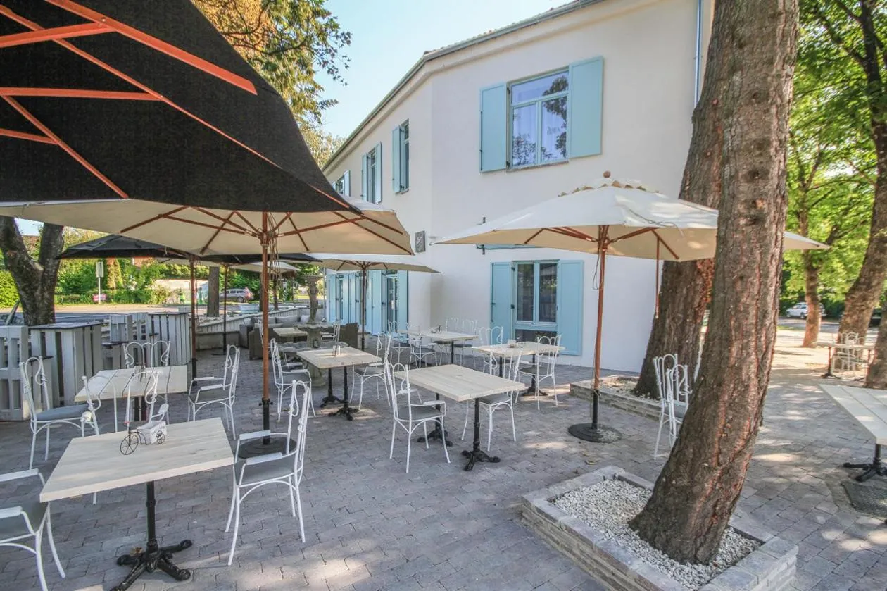 Property building in Villa Bella