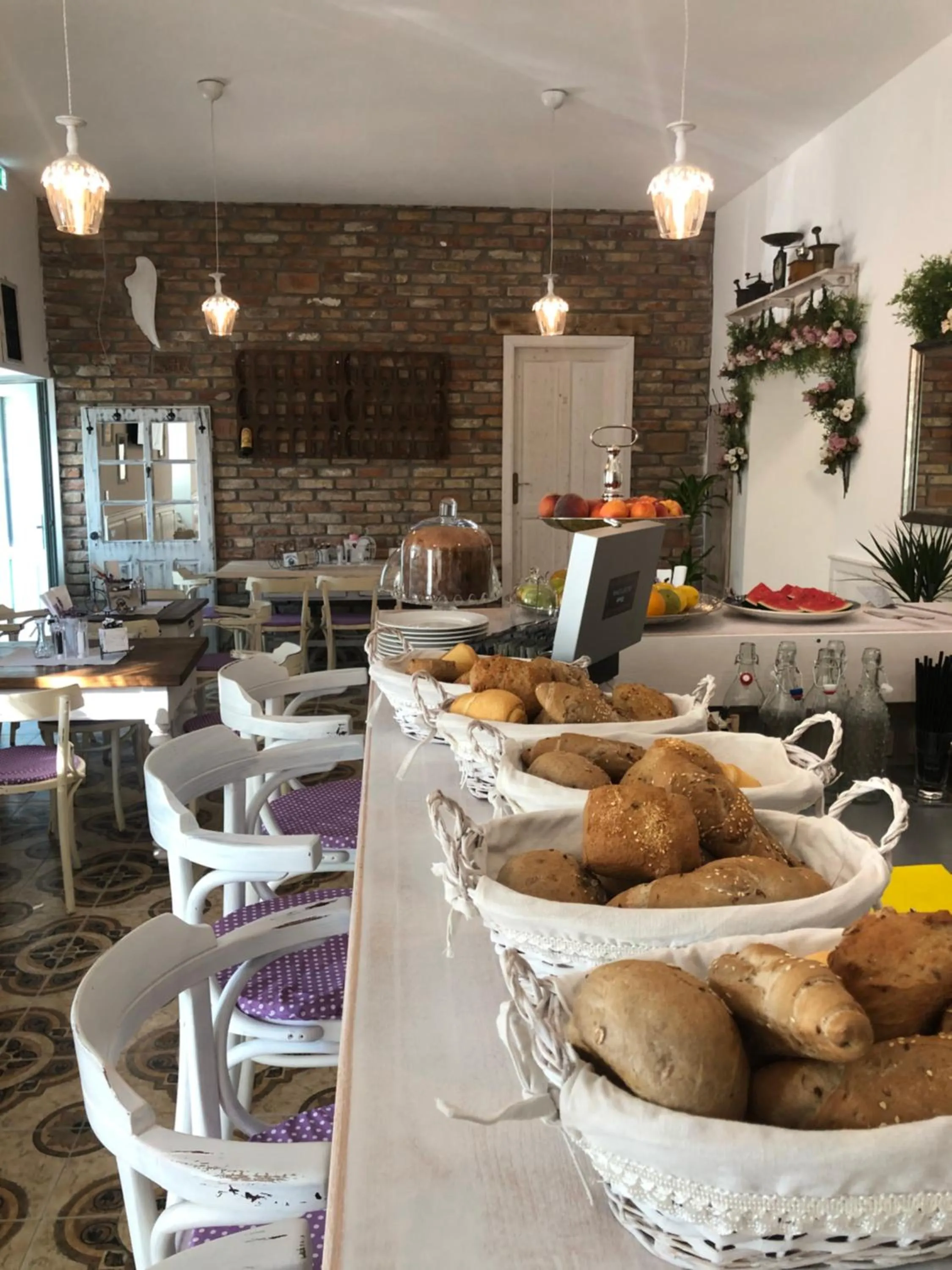 Breakfast in Villa Bella