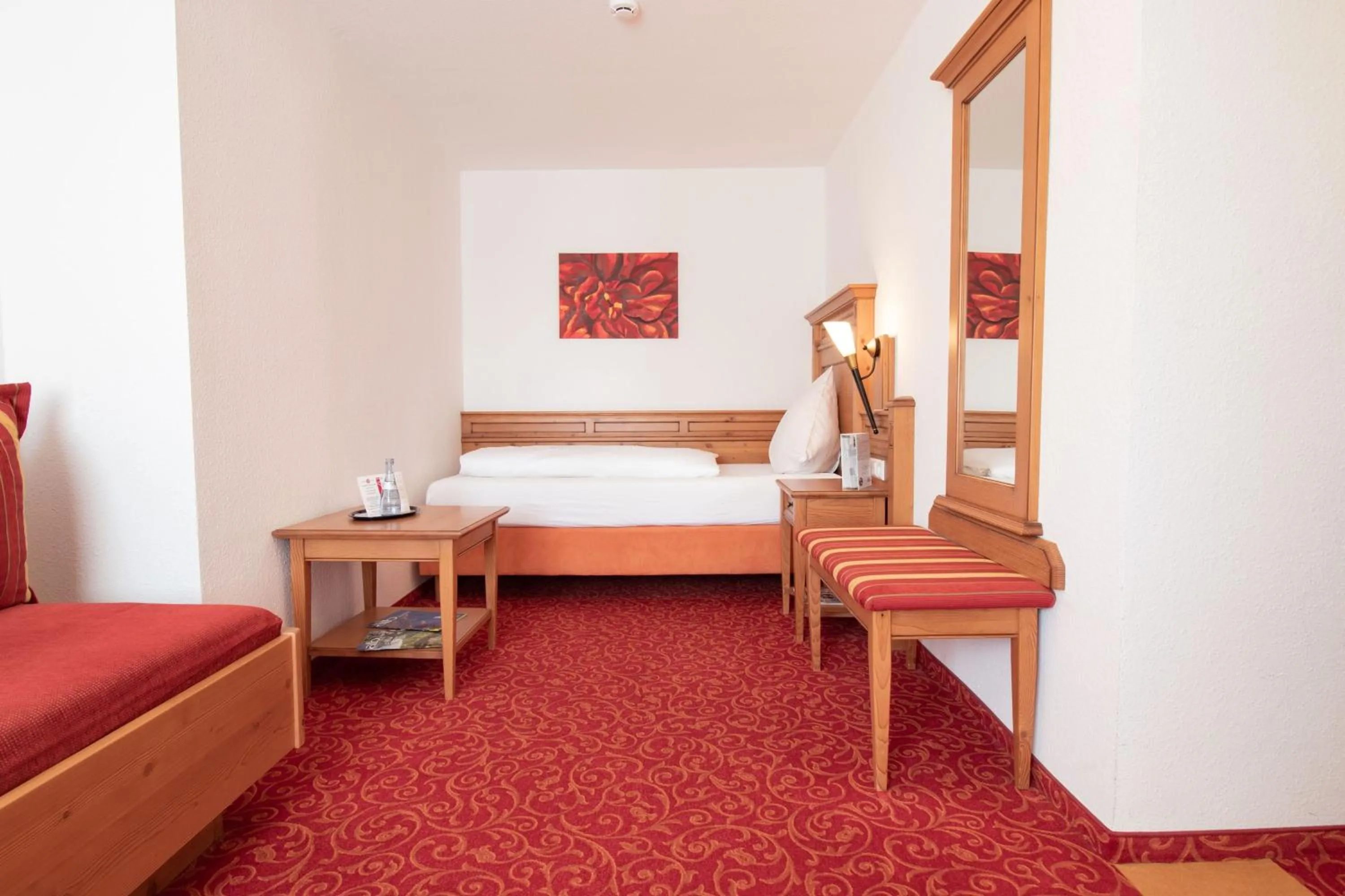 Photo of the whole room, Bed in Landgasthof & Hotel zur Rose Berg