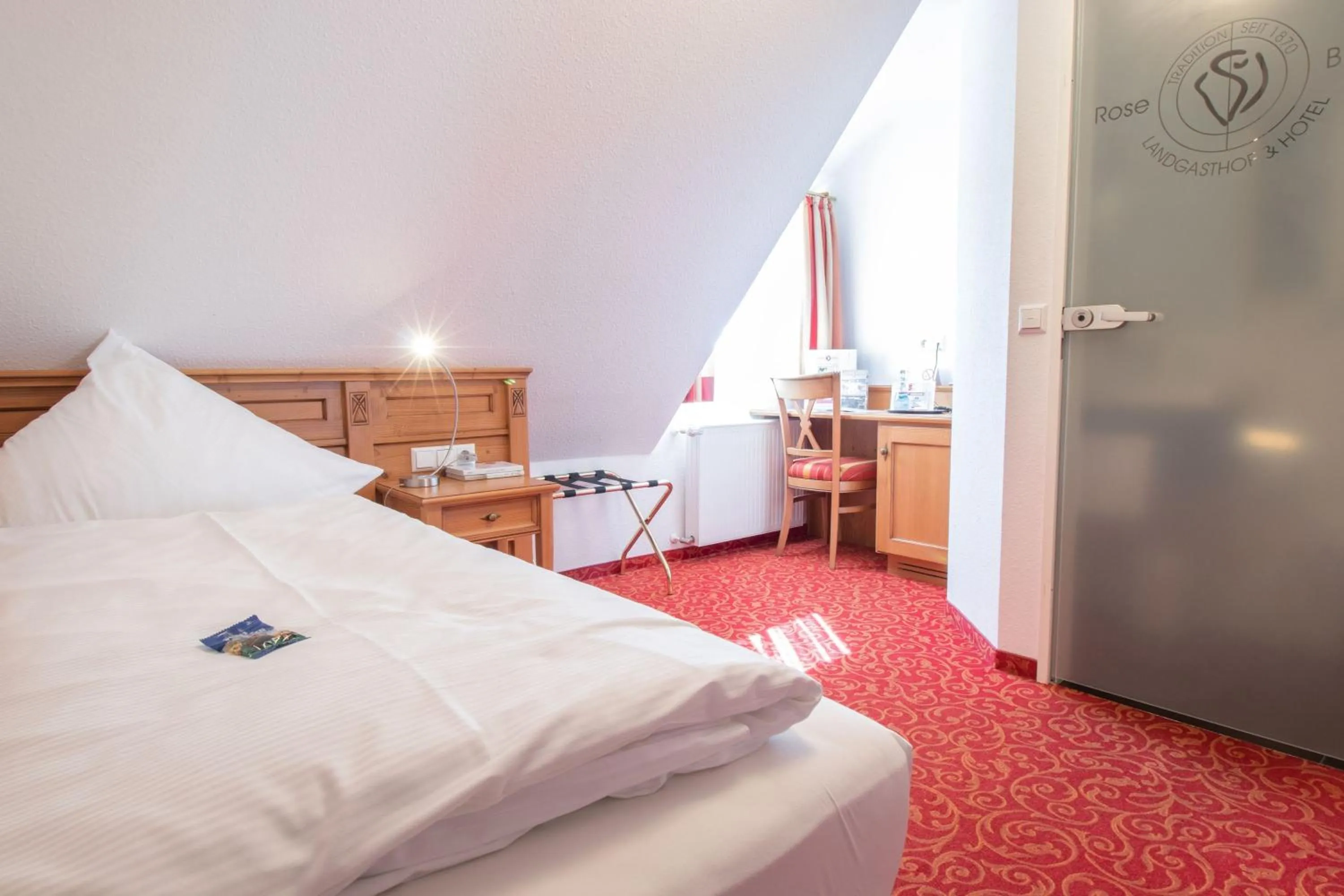 Bathroom, Bed in Landgasthof & Hotel zur Rose Berg