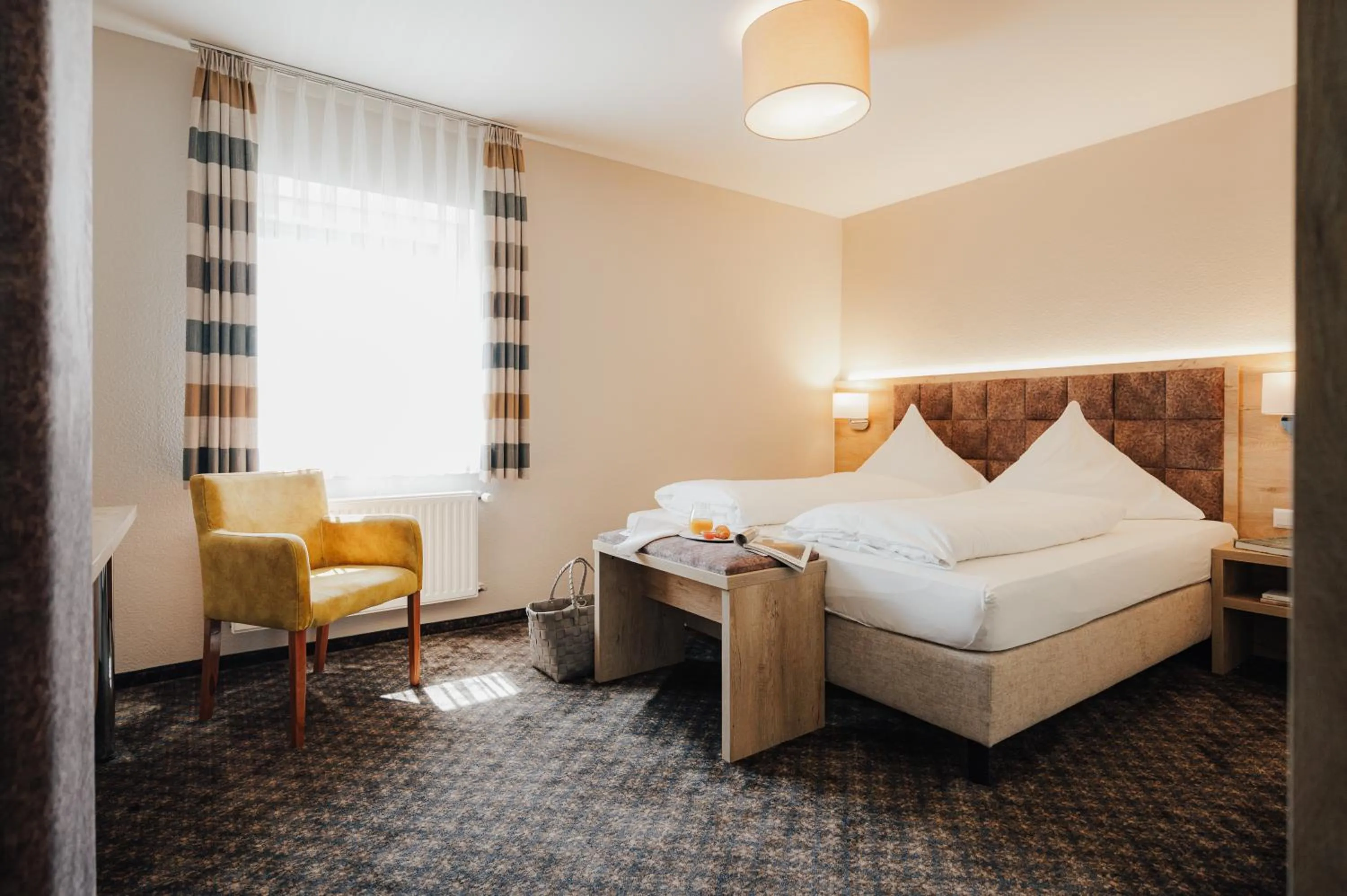 Bed in Landgasthof & Hotel zur Rose Berg