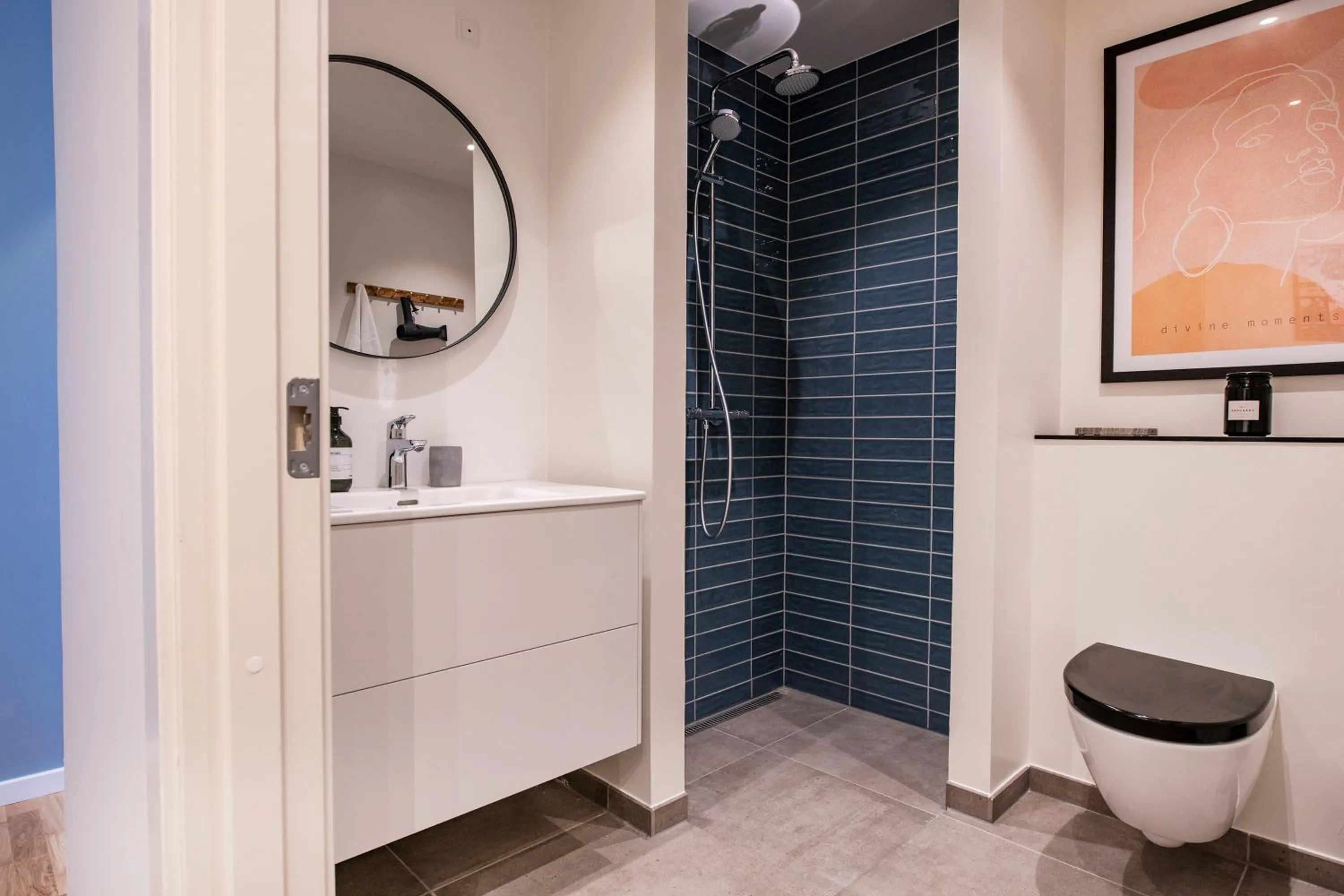 Bathroom in The Lakes apartments by Daniel&Jacob's