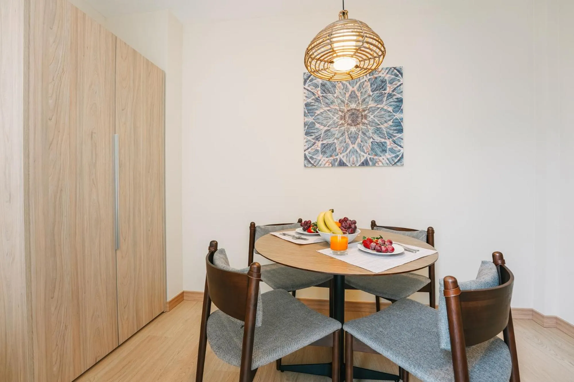 Seating area in Debambú Atarazanas