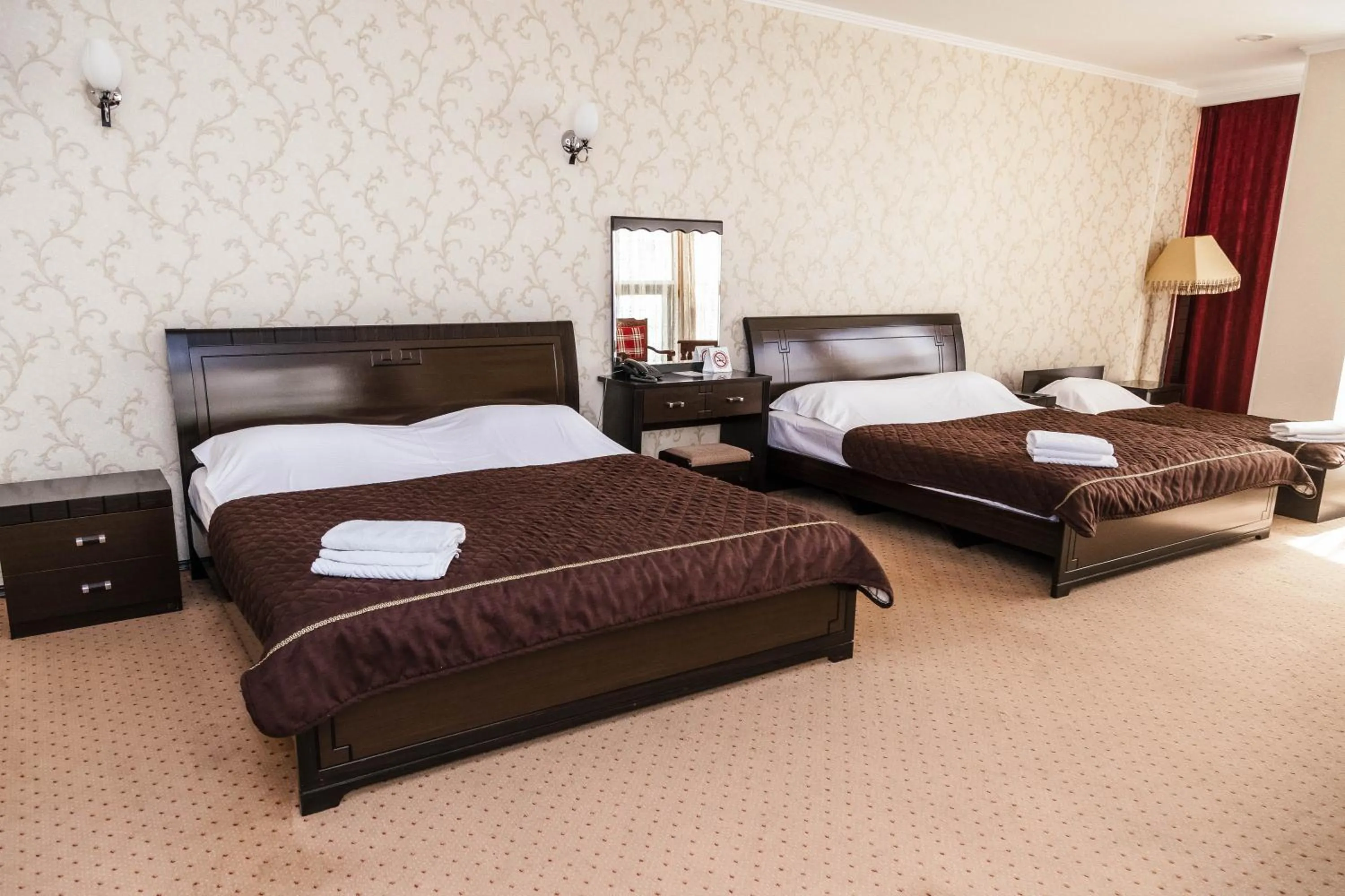 Bed in Golden Palace