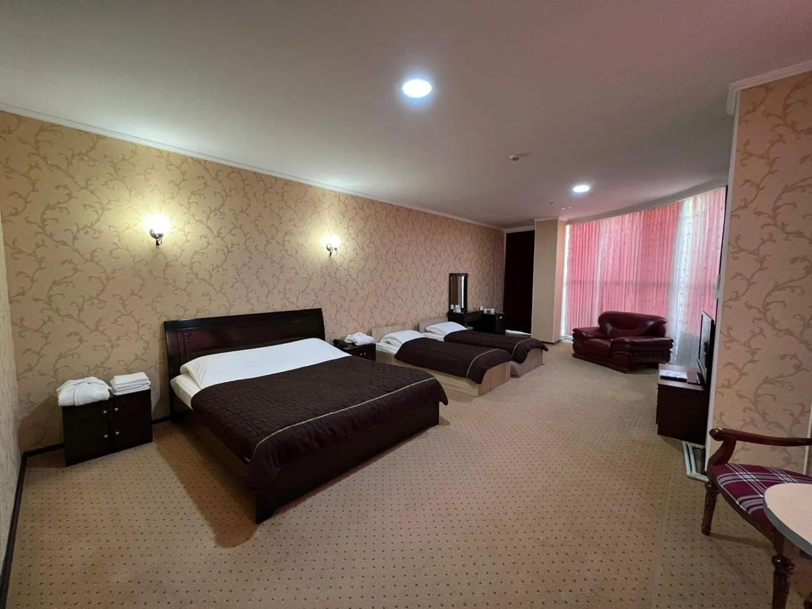 Bed in Golden Palace