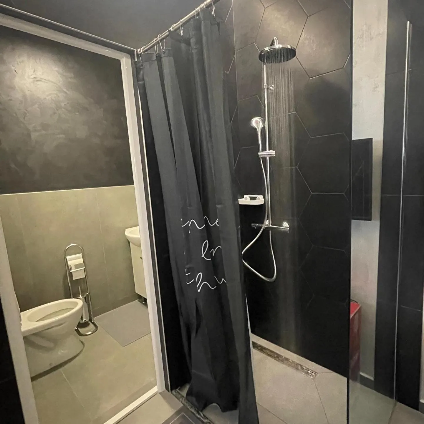 Shower in TEPIĆ Garni Hotel