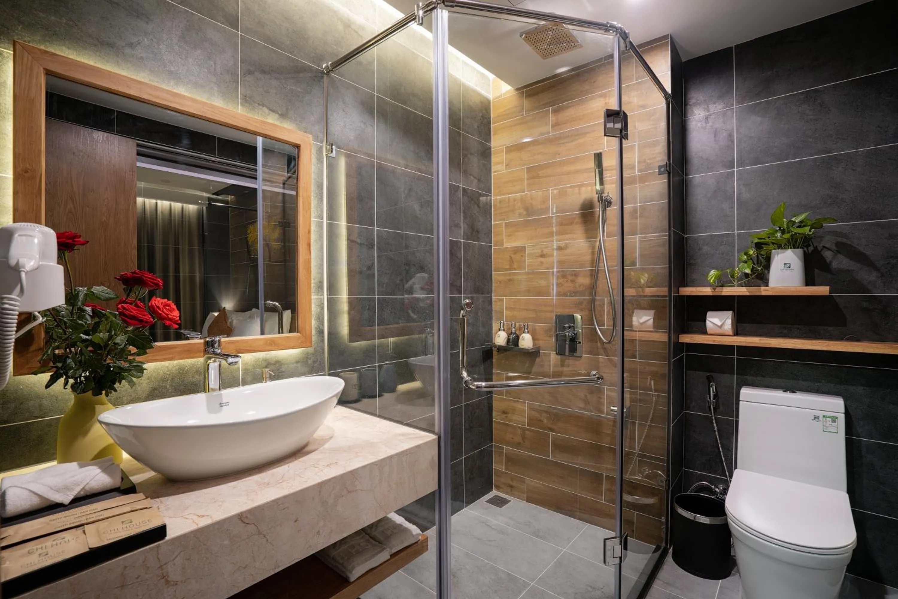 Bathroom in Chi House Danang Hotel and Apartment
