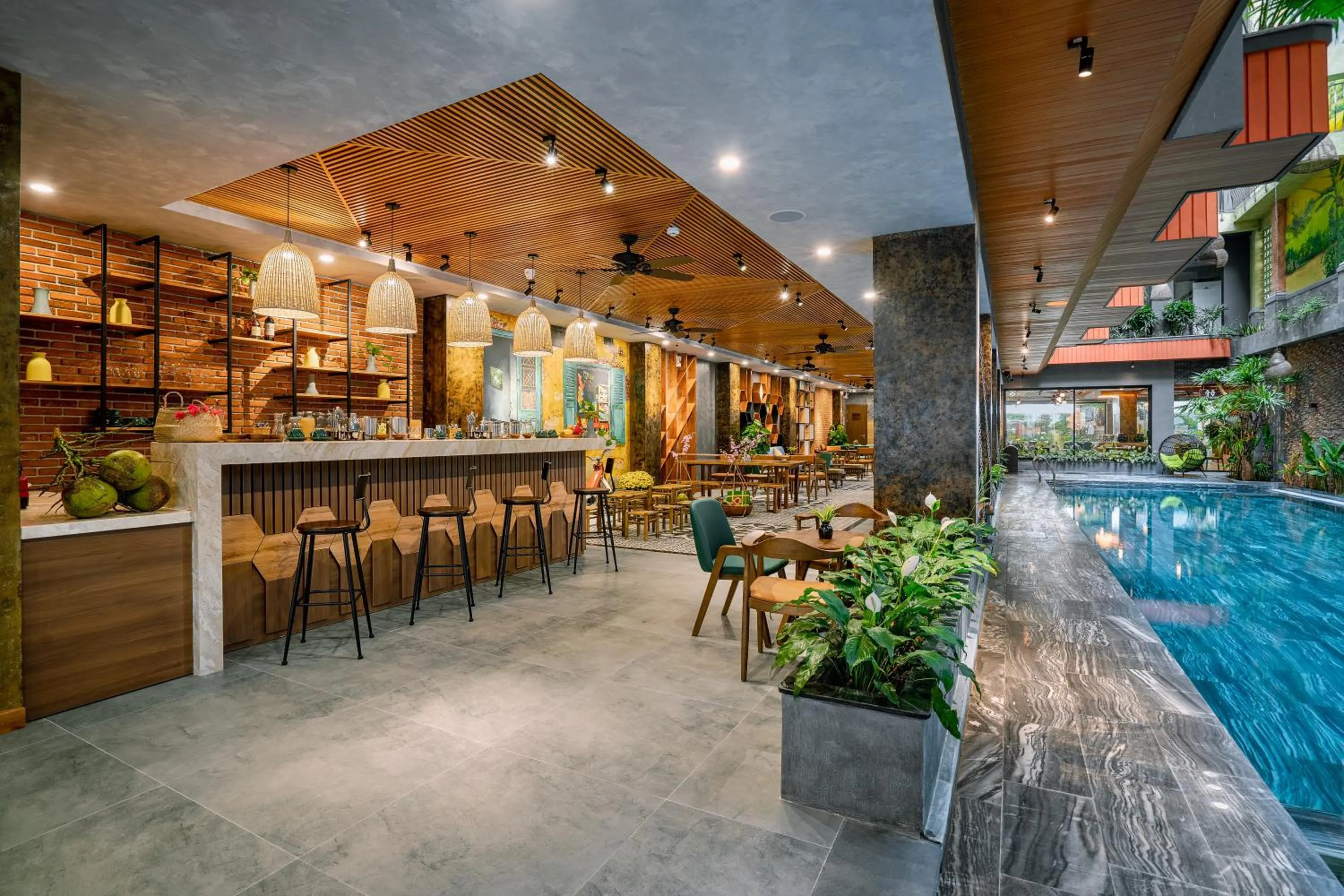 Lounge or bar in Chi House Danang Hotel and Apartment