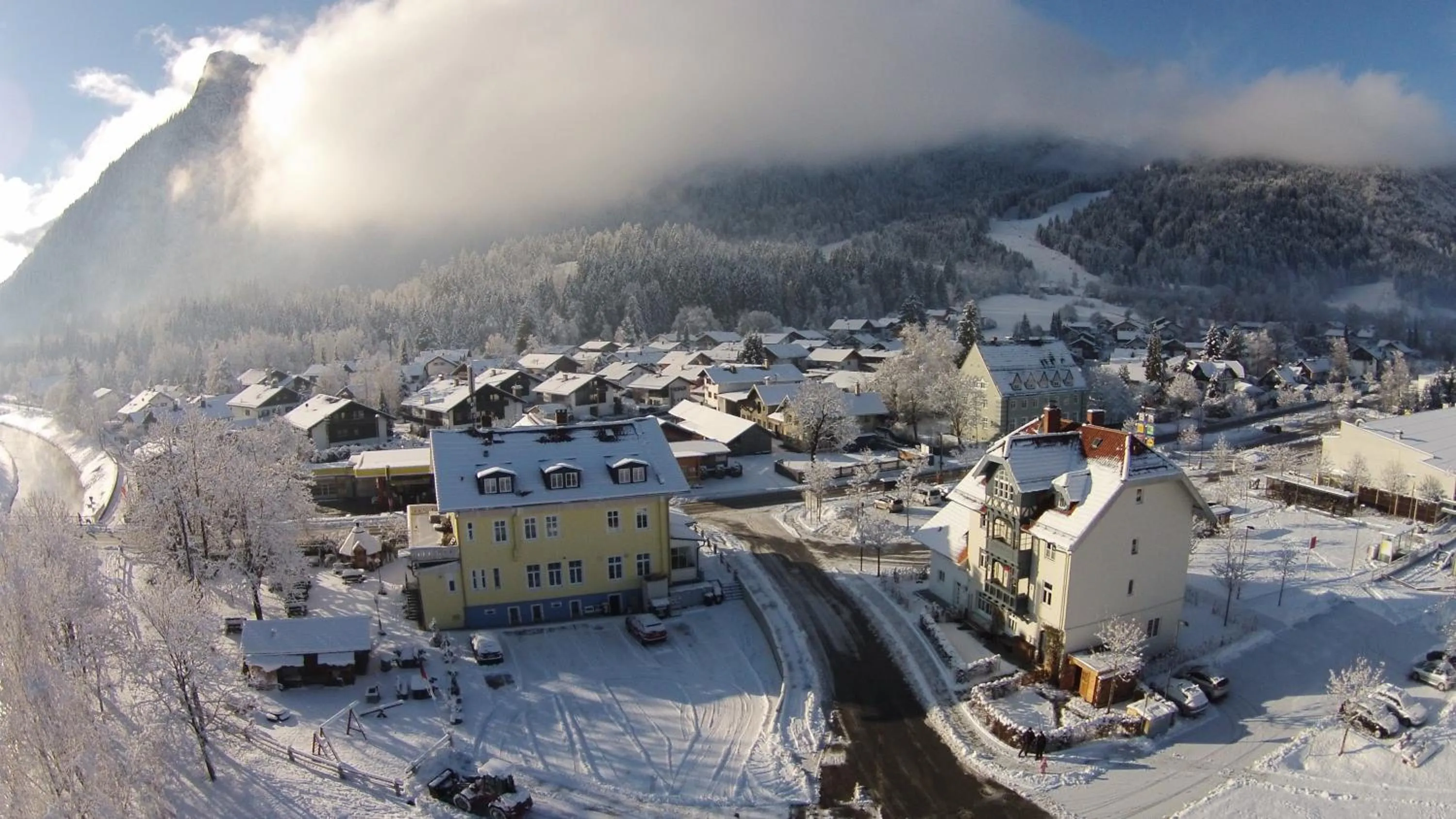 Facade/entrance in Hotel Garni Ammergauer Hof