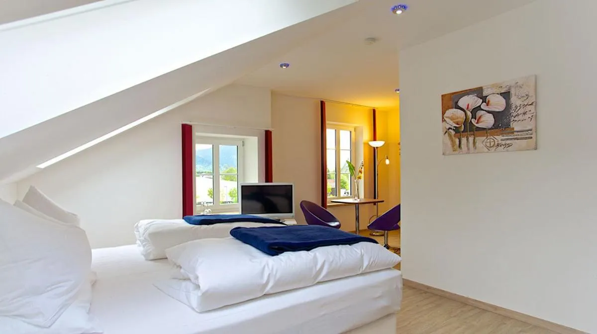 Photo of the whole room, Bed in Hotel Garni Ammergauer Hof