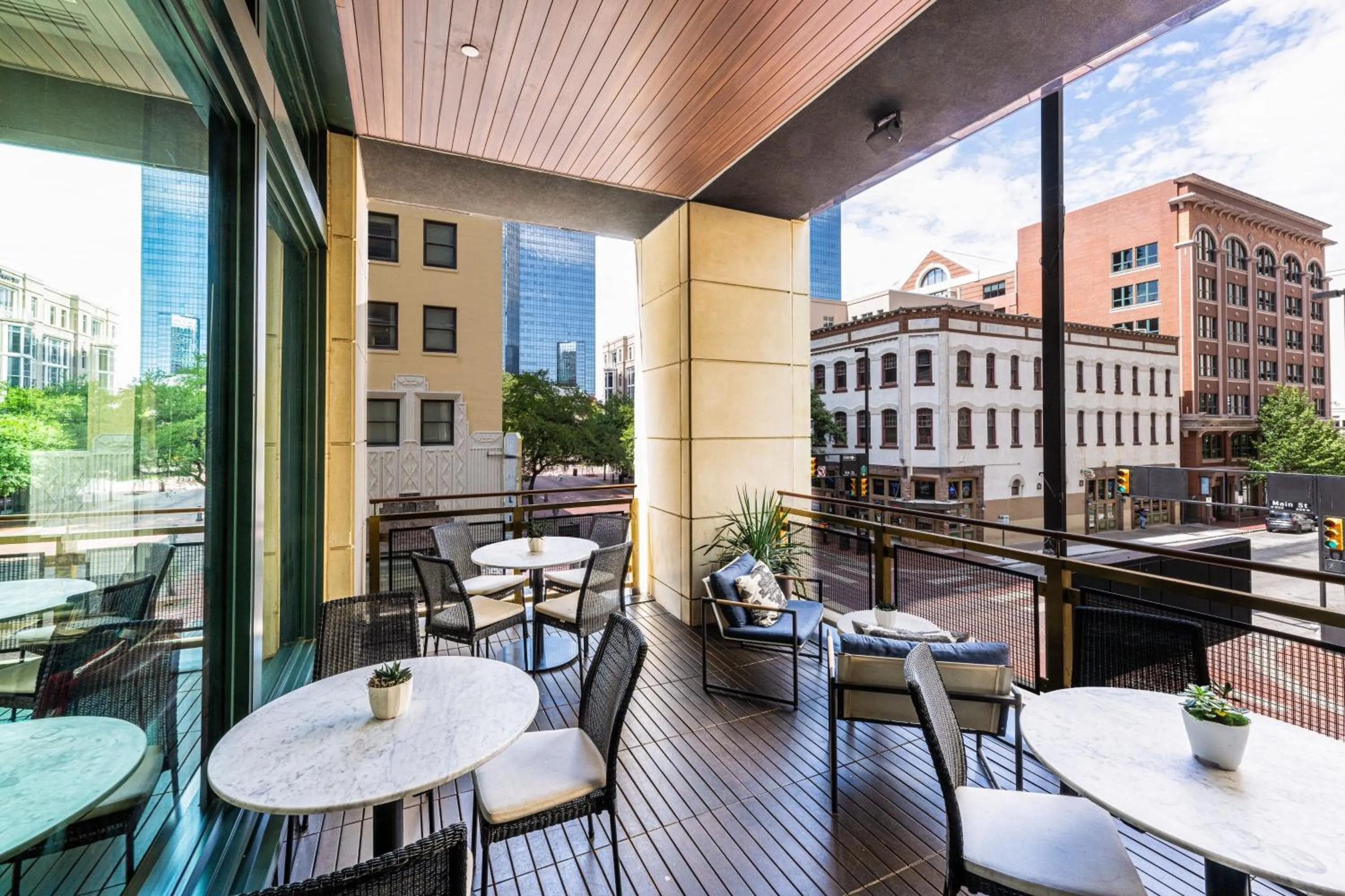 Lounge or bar in AC Hotel by Marriott Fort Worth Downtown