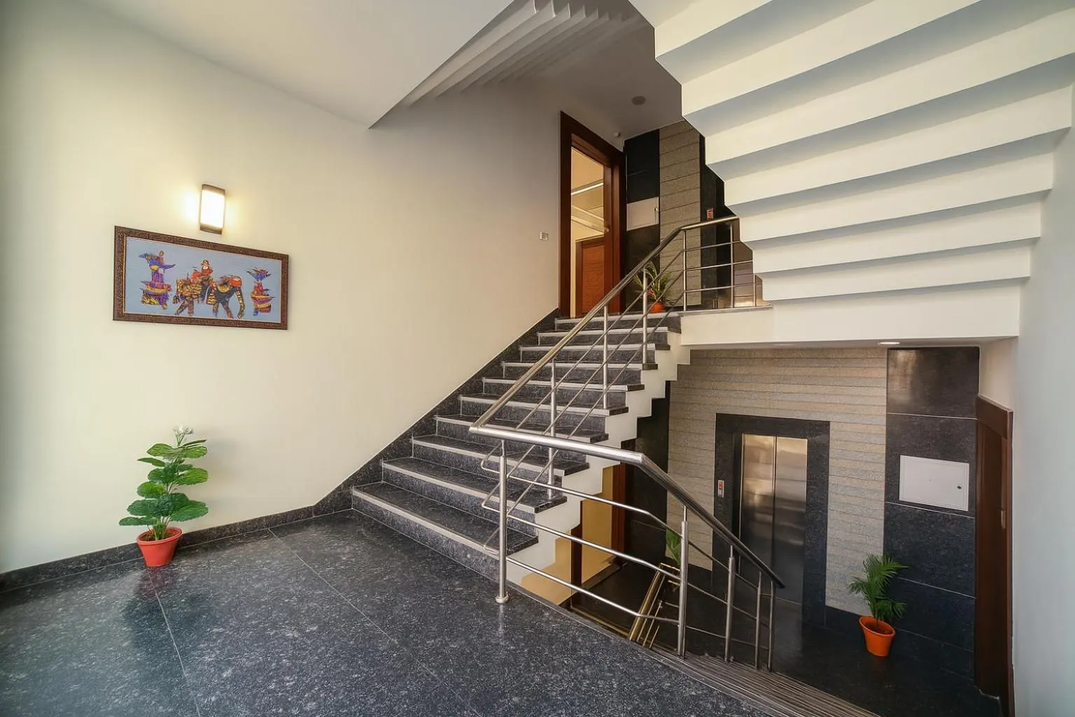 Lobby or reception in Hotel Grand Regency by JMD Group Near Delhi IGI Airport