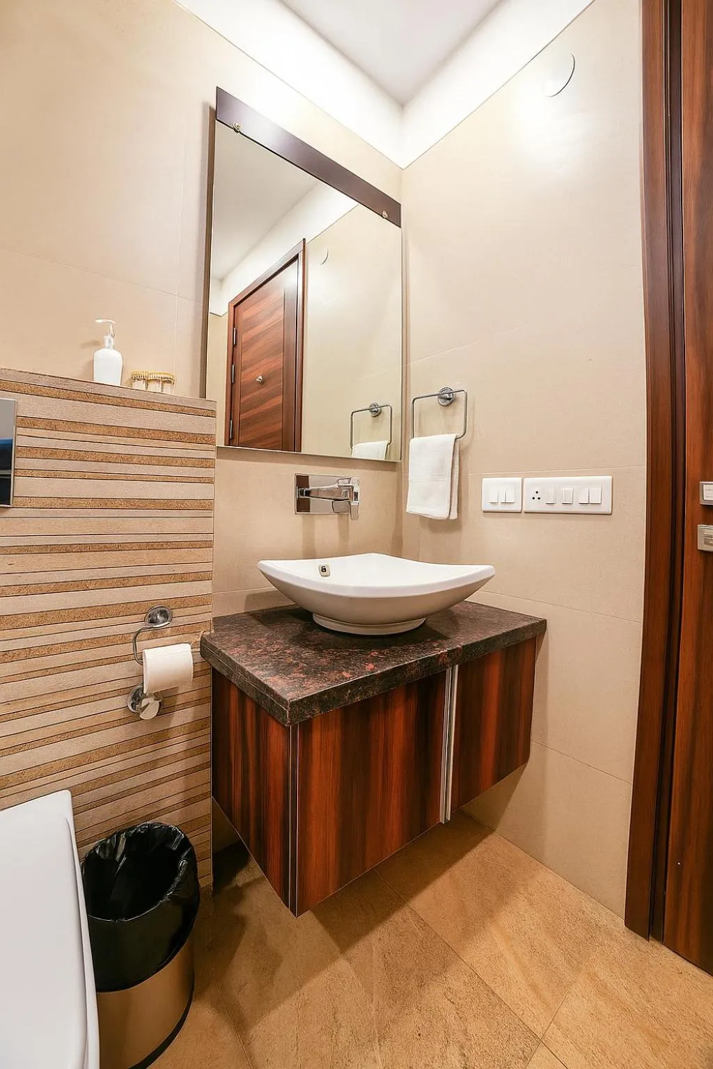 Bathroom in Hotel Grand Regency by JMD Group Near Delhi IGI Airport